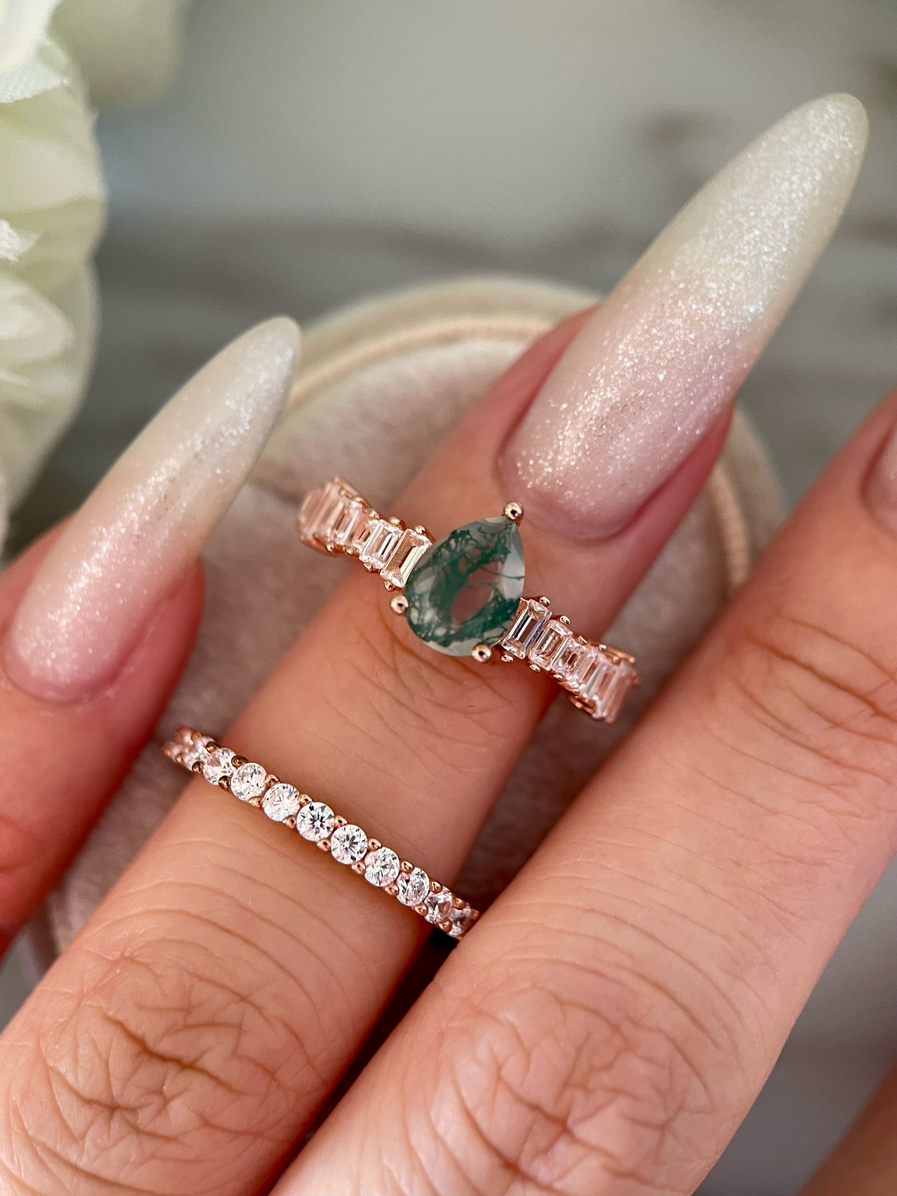 【Ensemble Dewdrop Canopy】Ensemble de bagues de fiançailles unique, fait main, en agate mousse naturelle, 2 pièces, 0,8 ct, forme poire