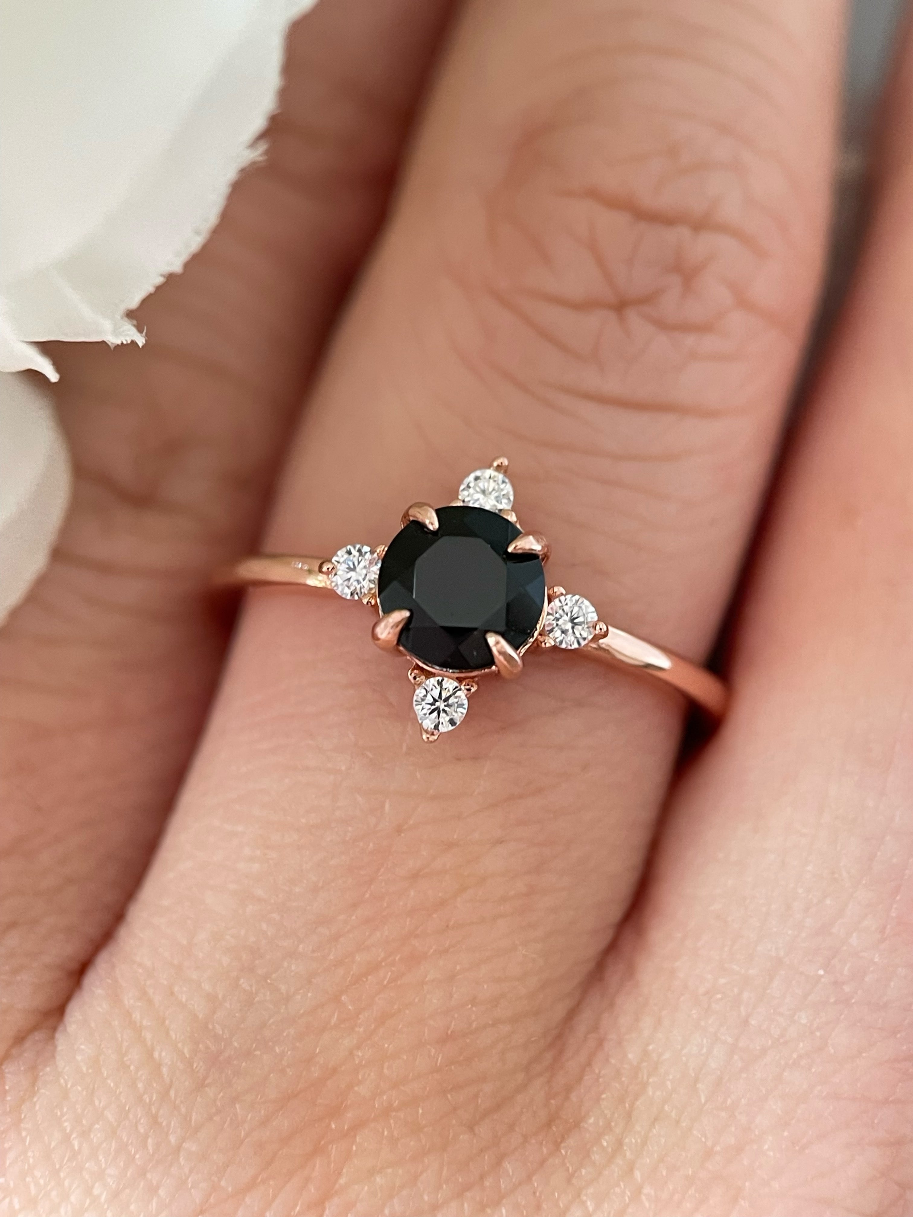【HECATE】Bague de fiançailles unique, faite main, en onyx noir naturel de forme ronde, 0,8 ct