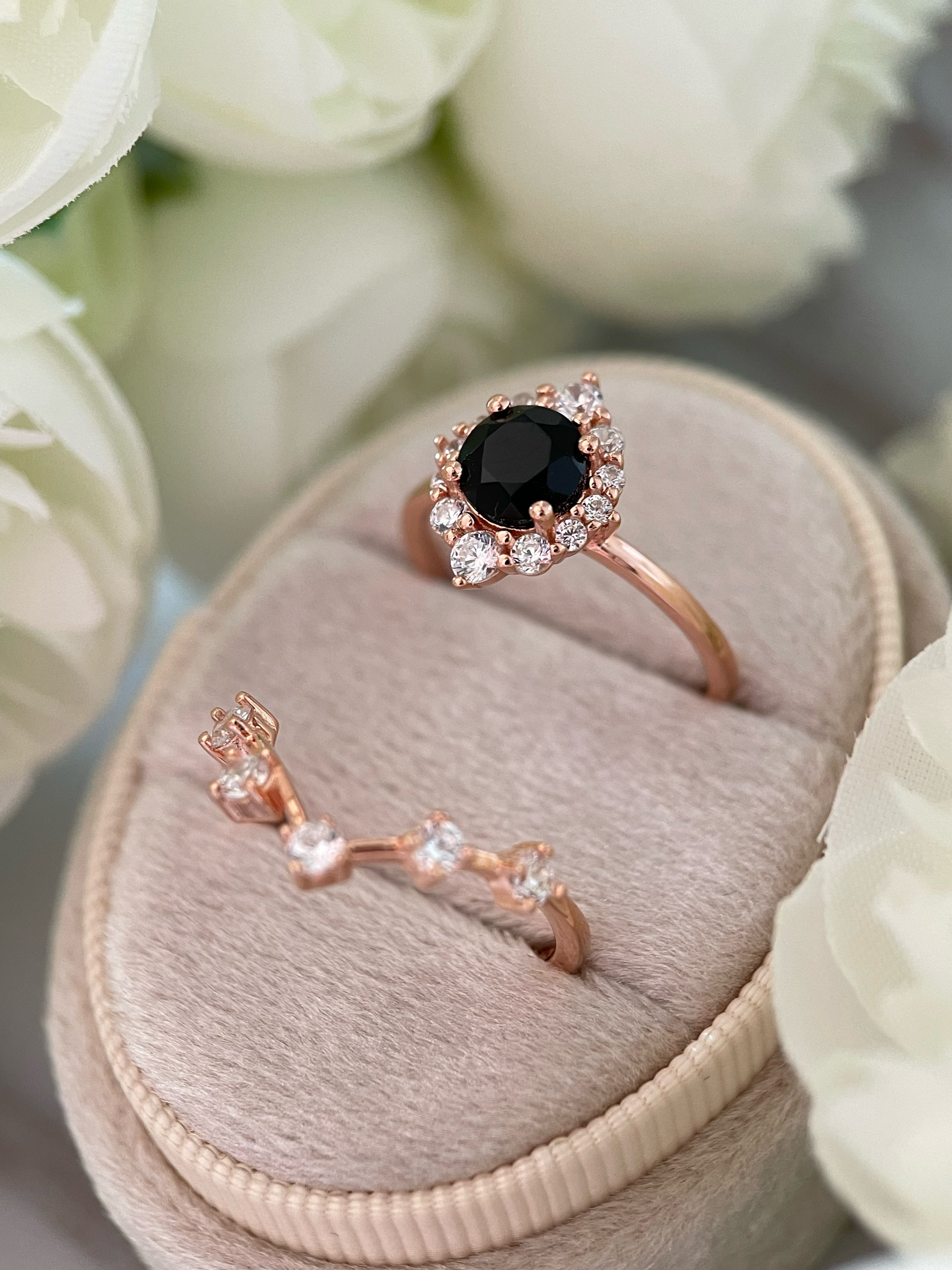 【Ensemble Isolde】Ensemble unique de bagues de fiançailles artisanales en onyx noir naturel, 2 pièces, 0,8 ct, forme ronde