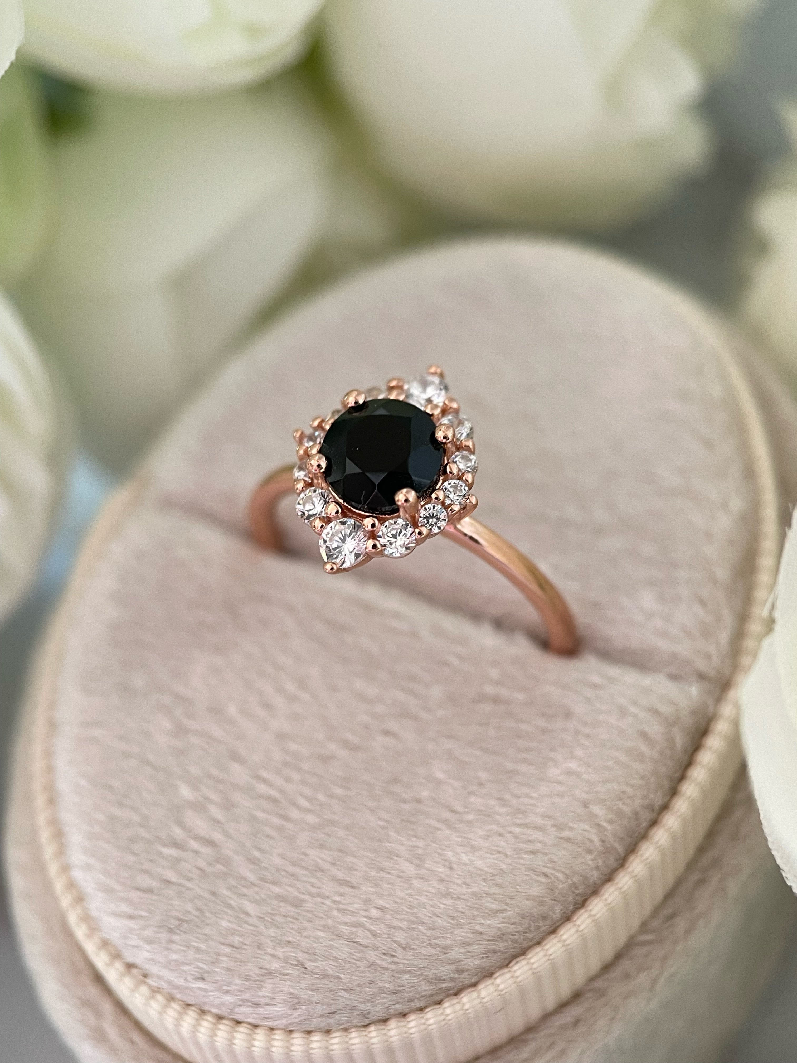 【Isolde】Unique Handmade Natural Black Onyx Engagement Ring 0.8ct Round Cut