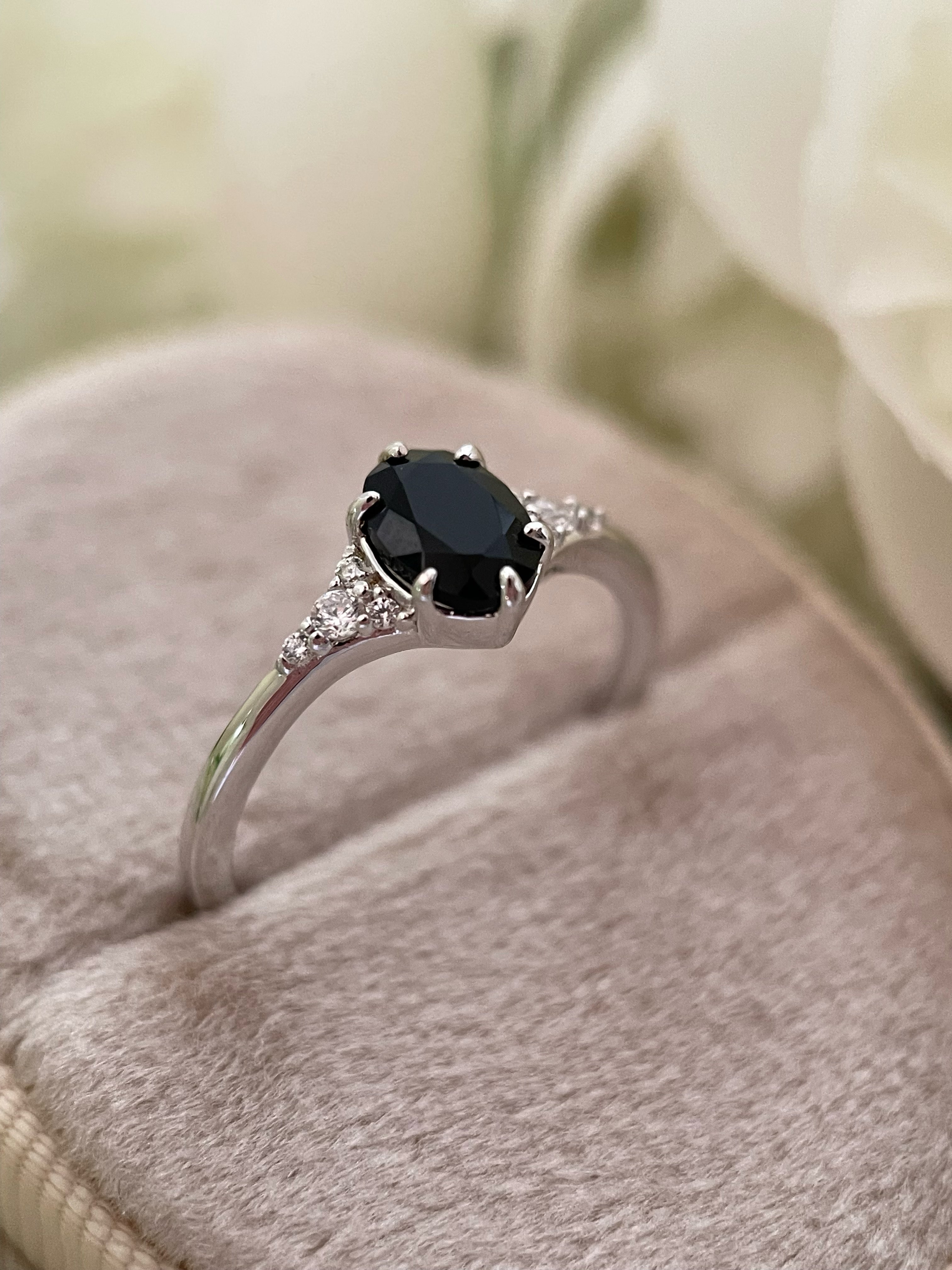 【Lyra】Handmade Natural Black Onyx Engagement Ring 0.75ct Oval Cut