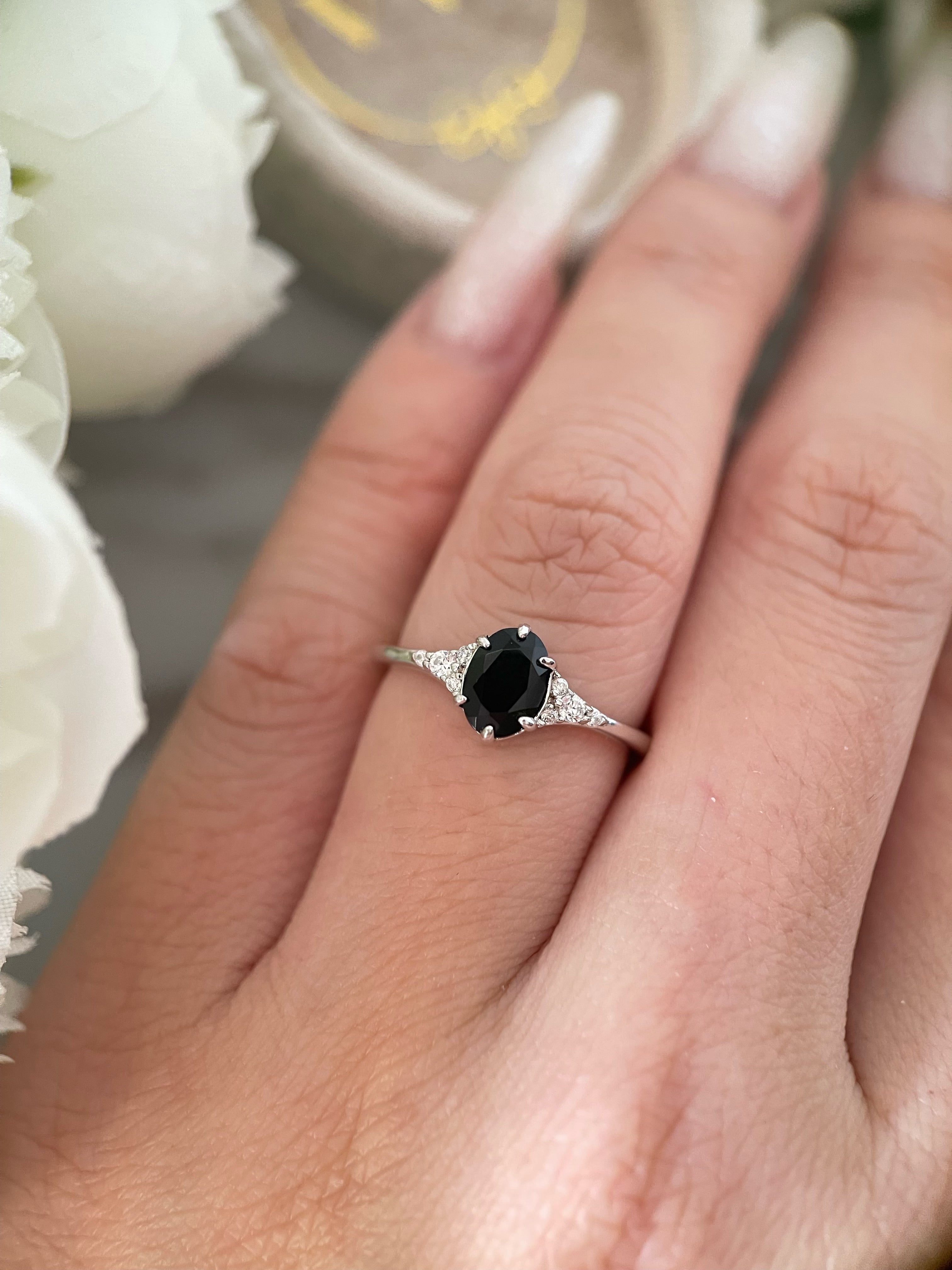 【Lyra】Handmade Natural Black Onyx Engagement Ring 0.75ct Oval Cut