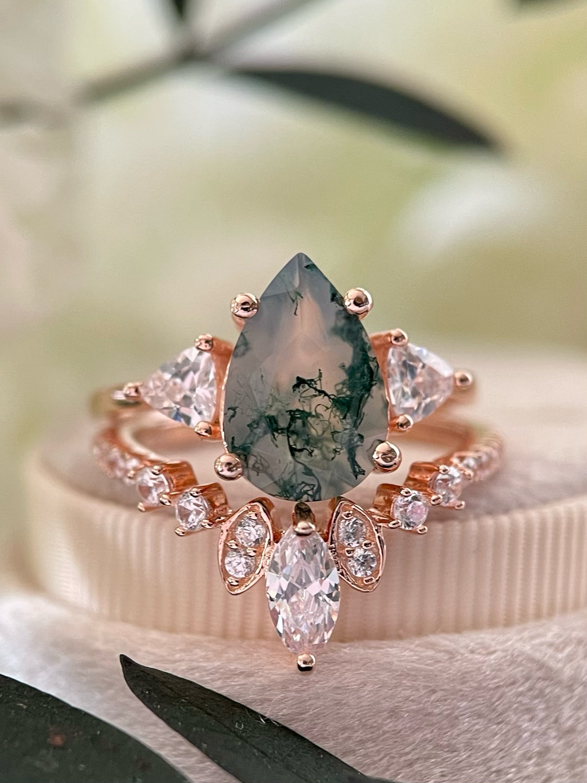 【ENSEMBLE NOISETTE】Ensemble de 2 bagues de fiançailles uniques, faites à la main, en agate mousse naturelle, 3 carats, forme poire