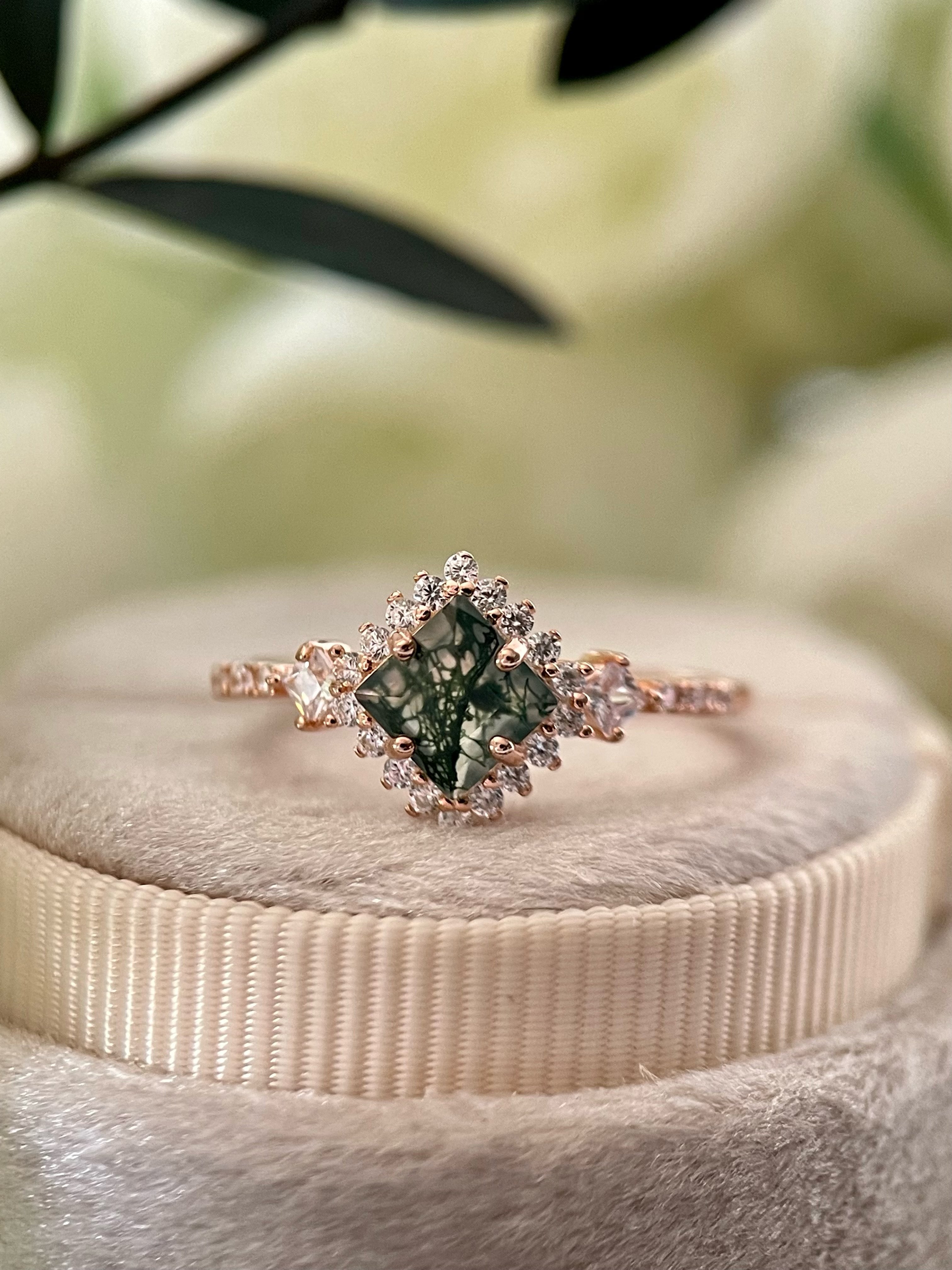 【RHIANNON】Bague de fiançailles unique, faite à la main, en agate mousse naturelle, forme princesse, 0,75 ct