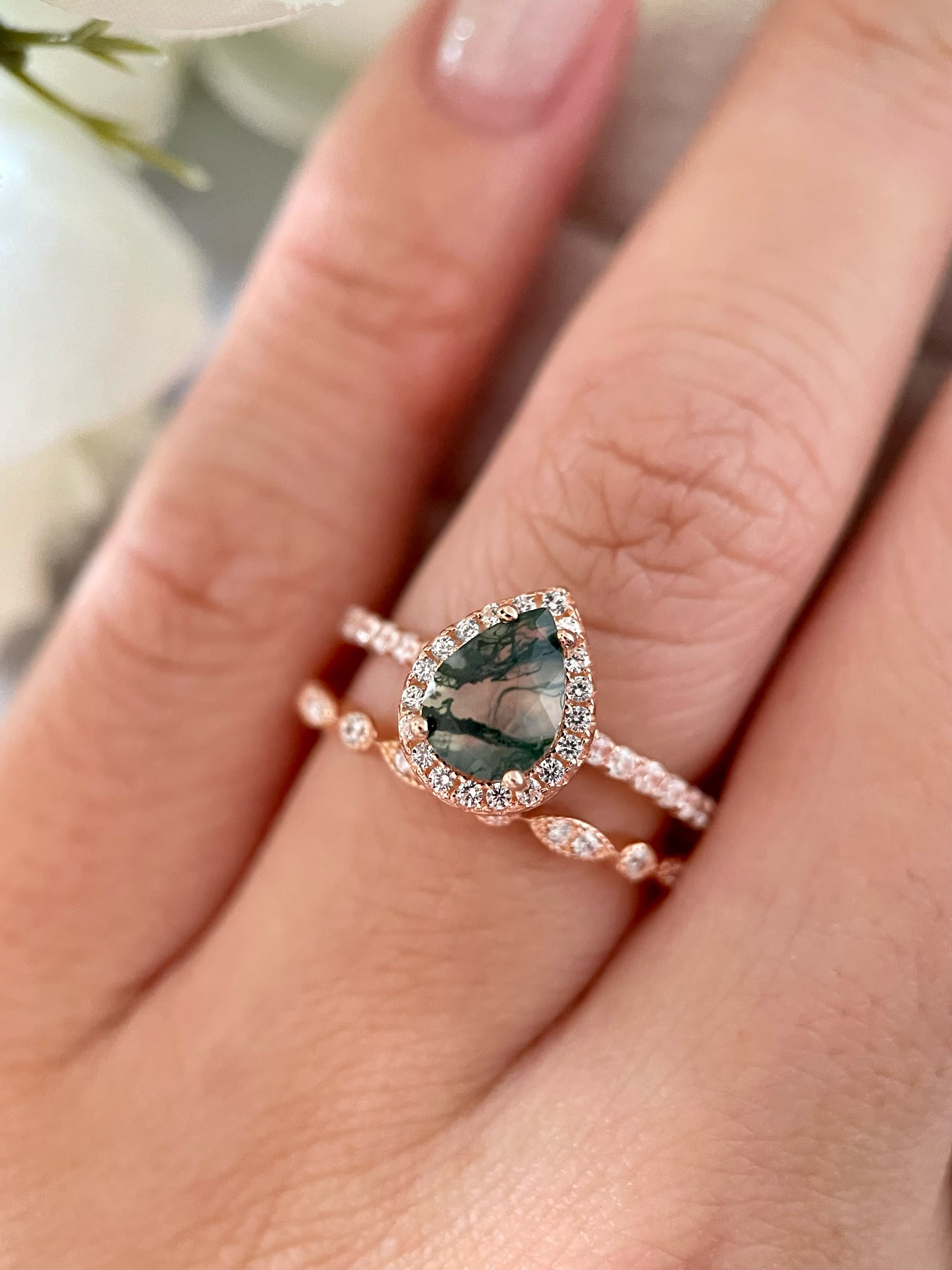 【Ensemble Verdian】Ensemble unique de bagues de fiançailles artisanales en agate mousse naturelle, 2 pièces, 0,8 ct, forme poire