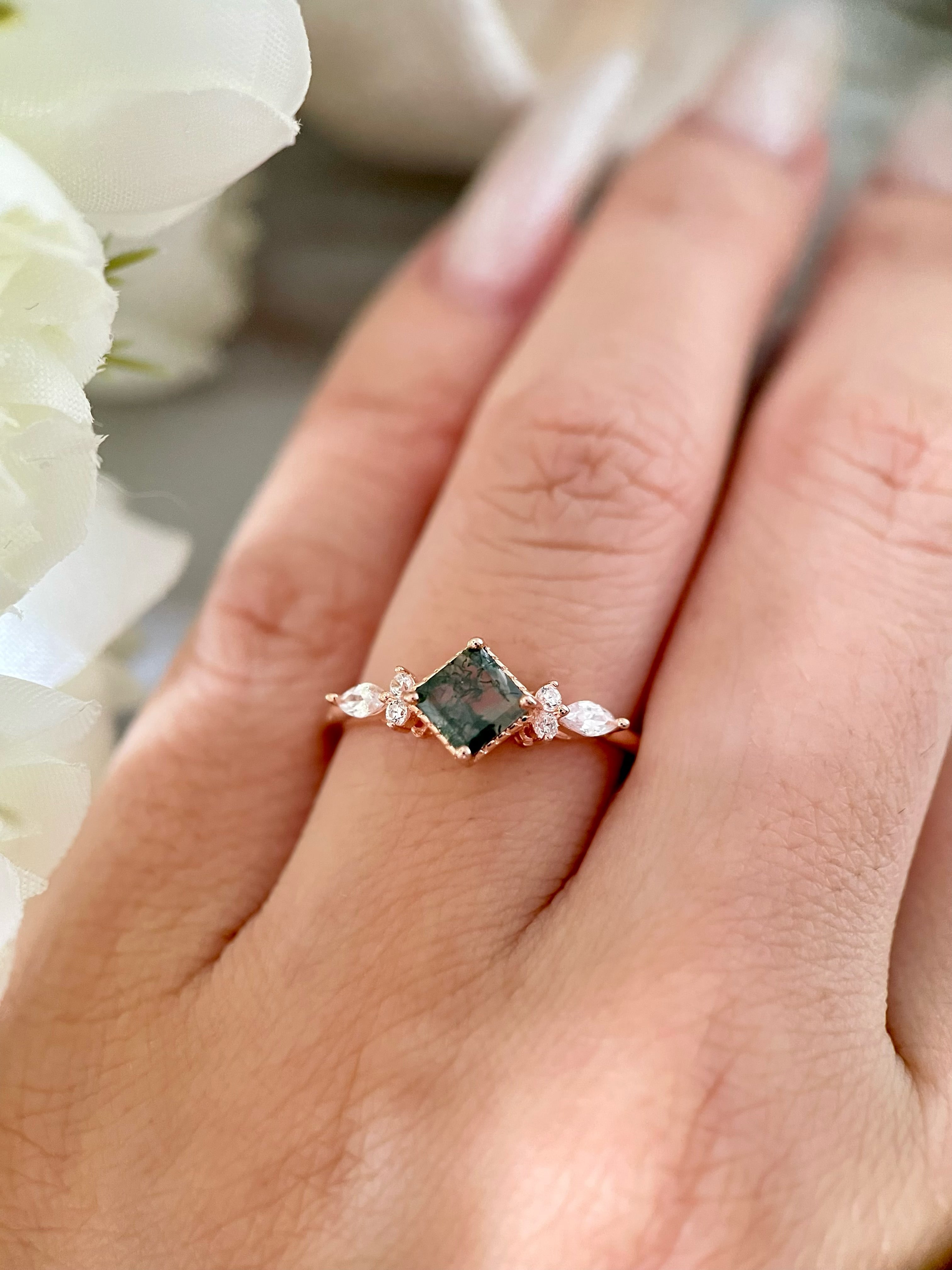 【GAIA】Bague de fiançailles unique en agate mousse naturelle faite à la main, 0,75 ct, forme princesse