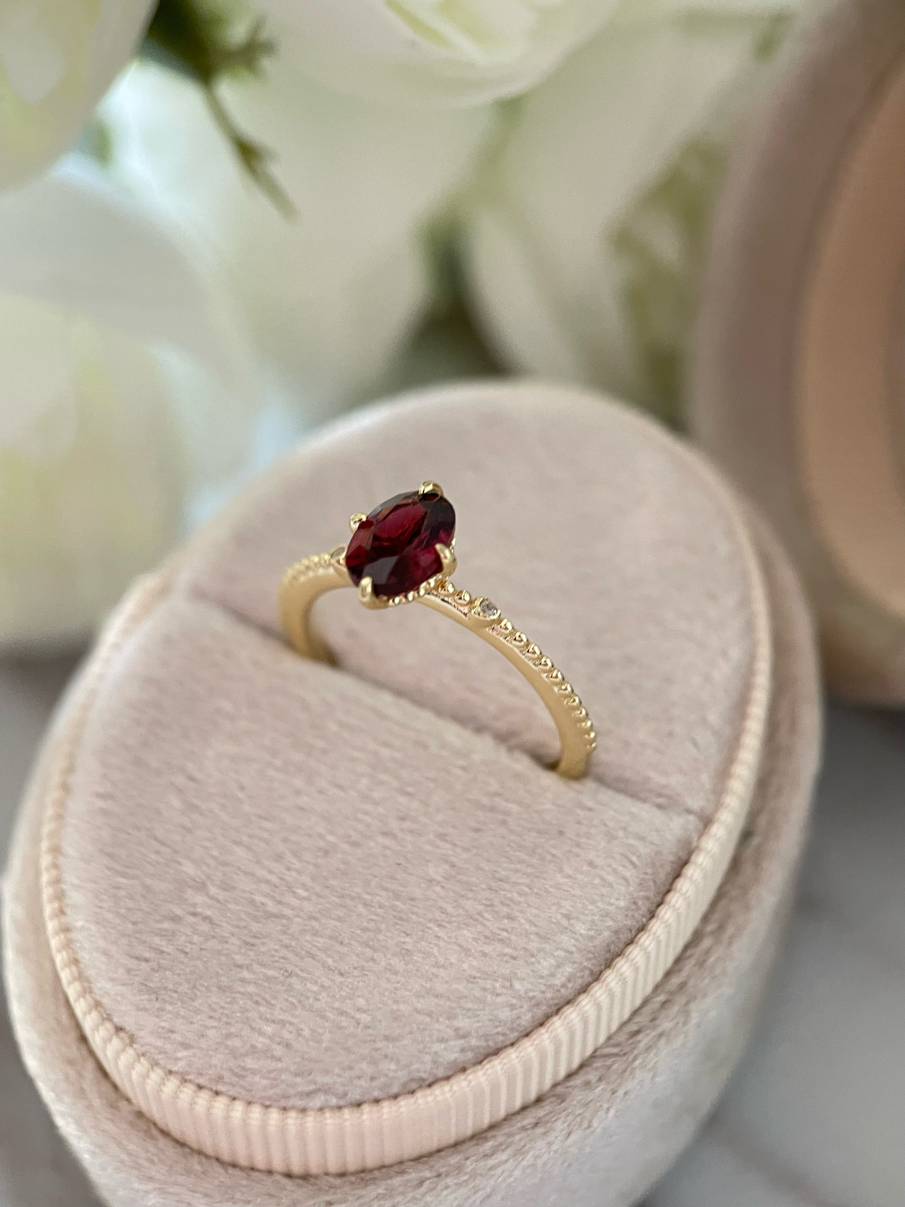 【Carmine Lattive】Unique Handmade Natural Rhodolite Garnet Engagement Ring 0.75ct Oval Cut