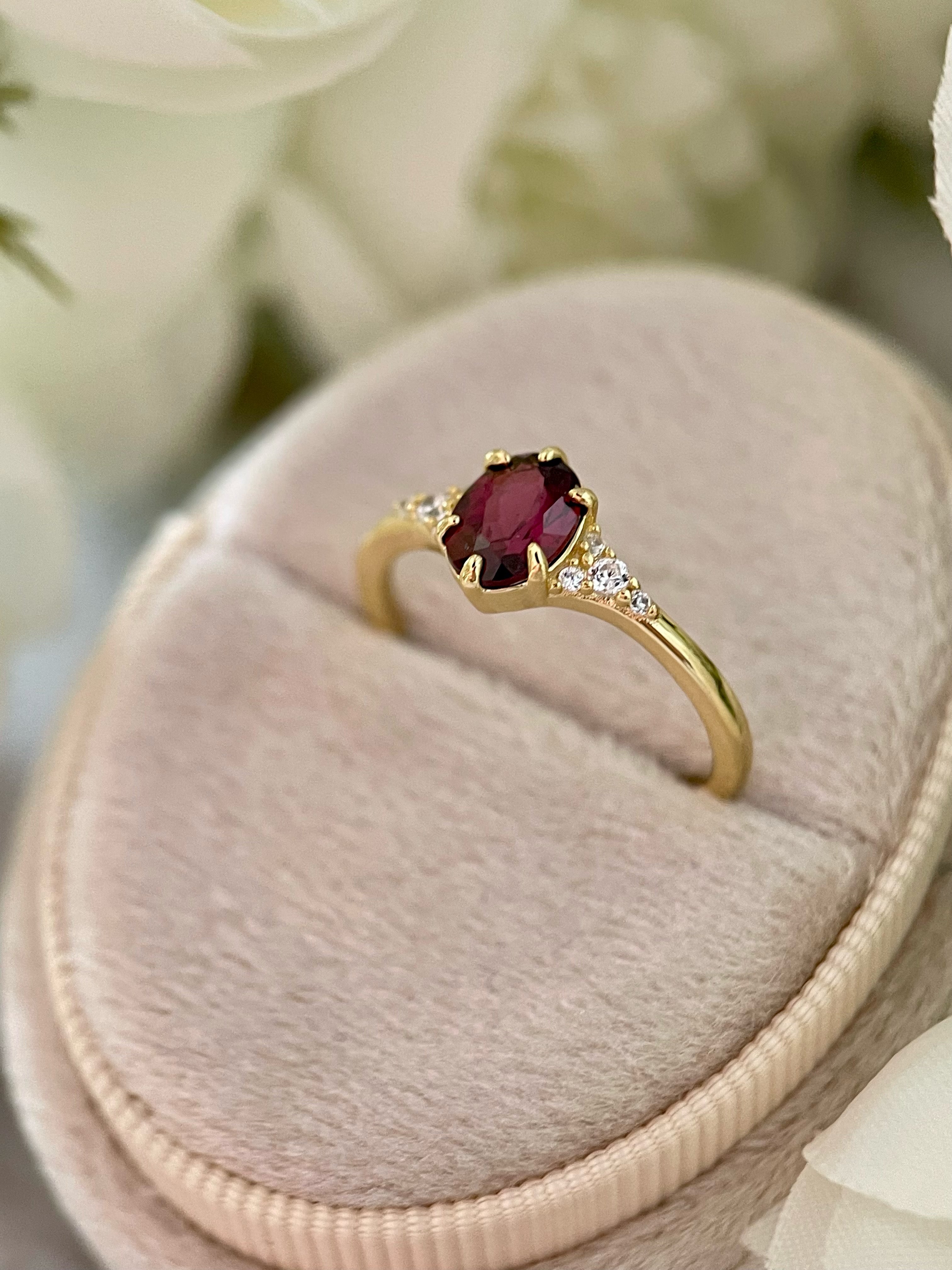 【Regalia】Handmade Natural Rhodolite Garnet Engagement Ring 0.75ct Oval Cut