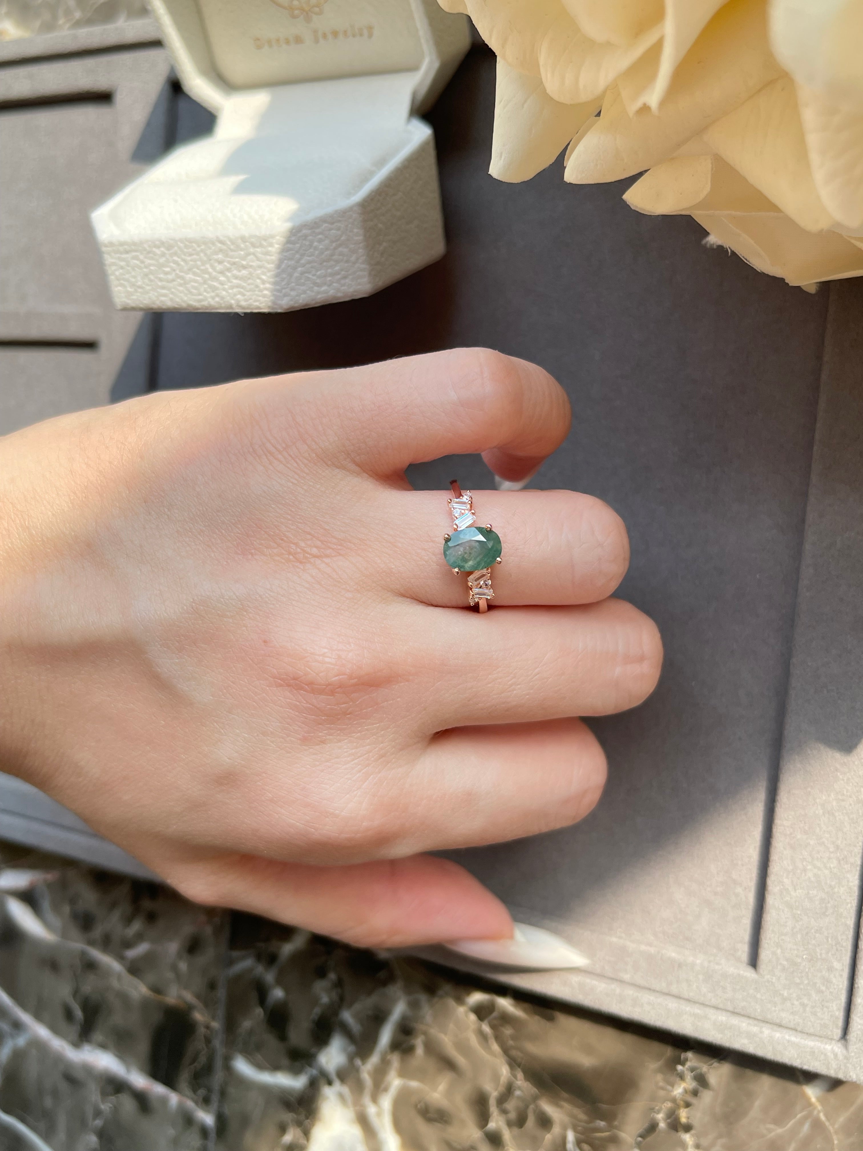 【Sylvan Whisper】Bague de fiançailles unique, faite main, en agate mousse naturelle de 1,5 ct, forme ovale