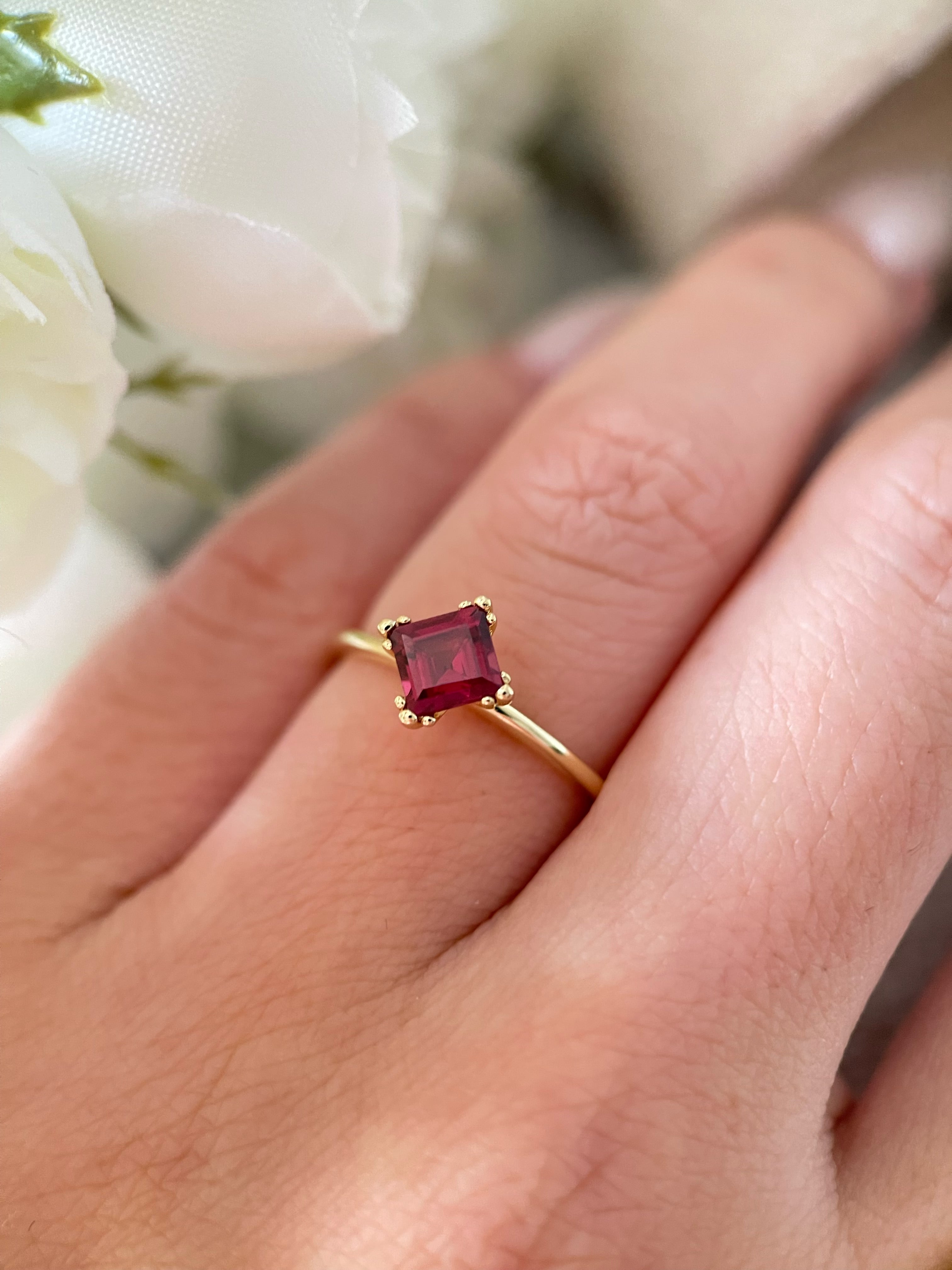 【Rubienne】Unique Handmade Natural Rhodolite Garnet Engagement Ring 0.75ct Princess Cut