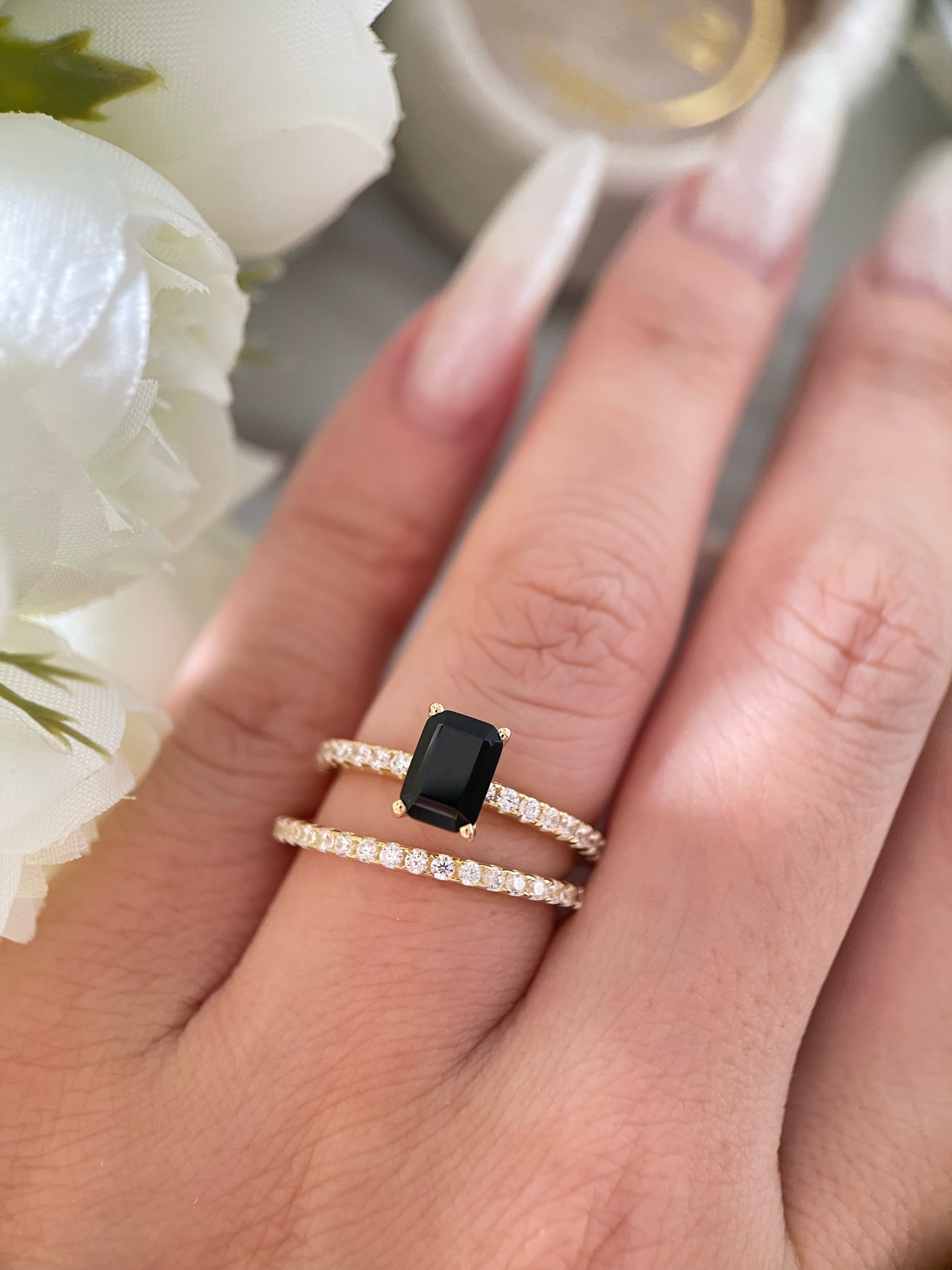 【Ensemble Onyx Summetry】Ensemble de 2 bagues de fiançailles en onyx noir naturel, taillées en baguette, 1 carat, faites à la main