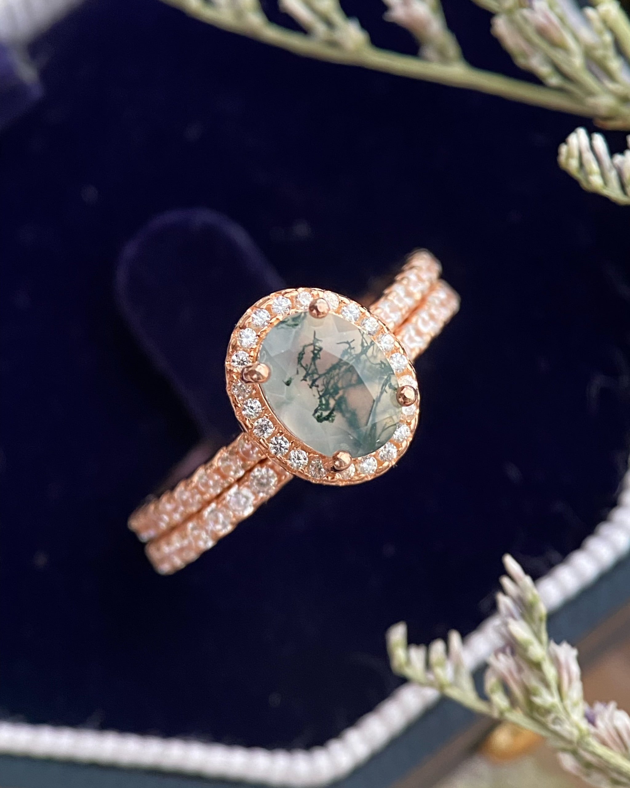 【Ensemble Enchanted Grovec】Ensemble unique de bagues de fiançailles en agate mousse naturelle faite à la main, 2 pièces, 1,5 ct, forme ovale