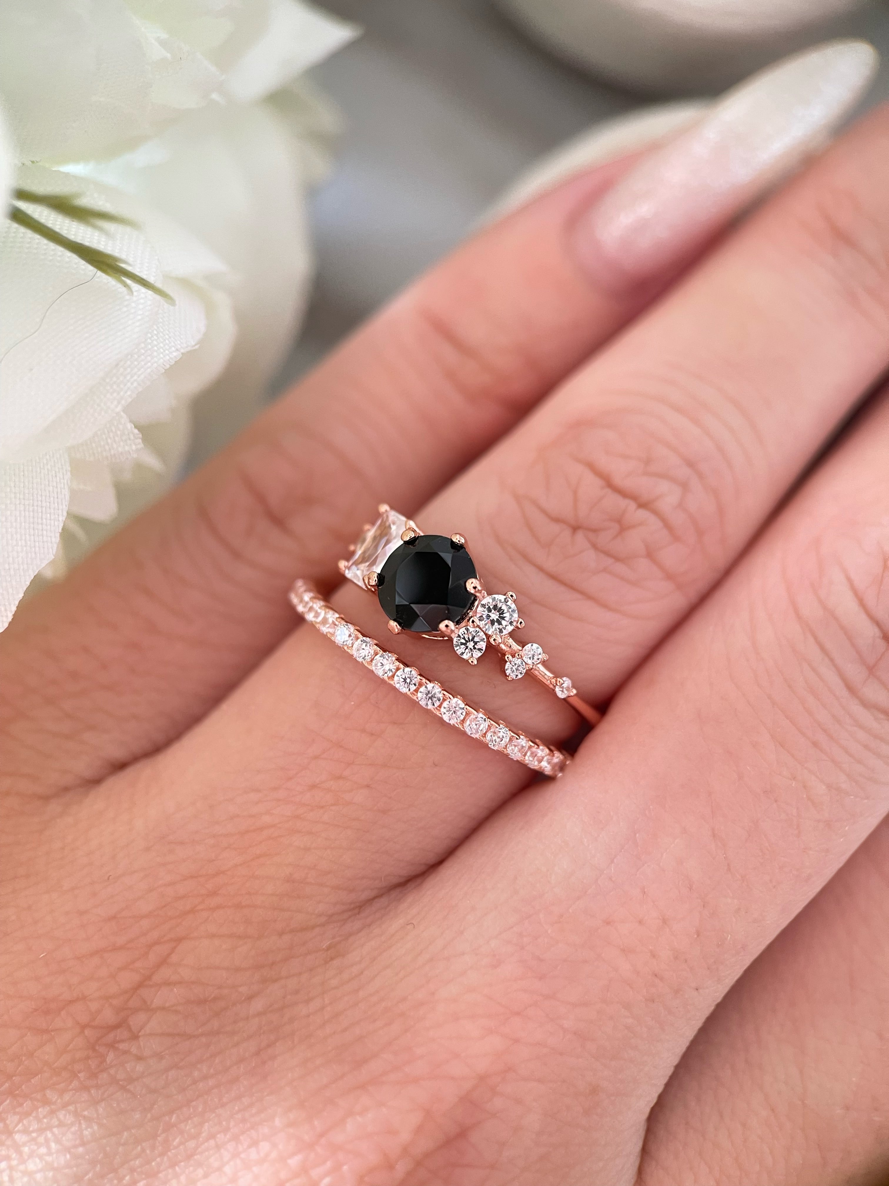 【Ensemble Flora】Ensemble de 2 bagues de fiançailles en onyx noir naturel fait main, forme ronde, 0,8 ct