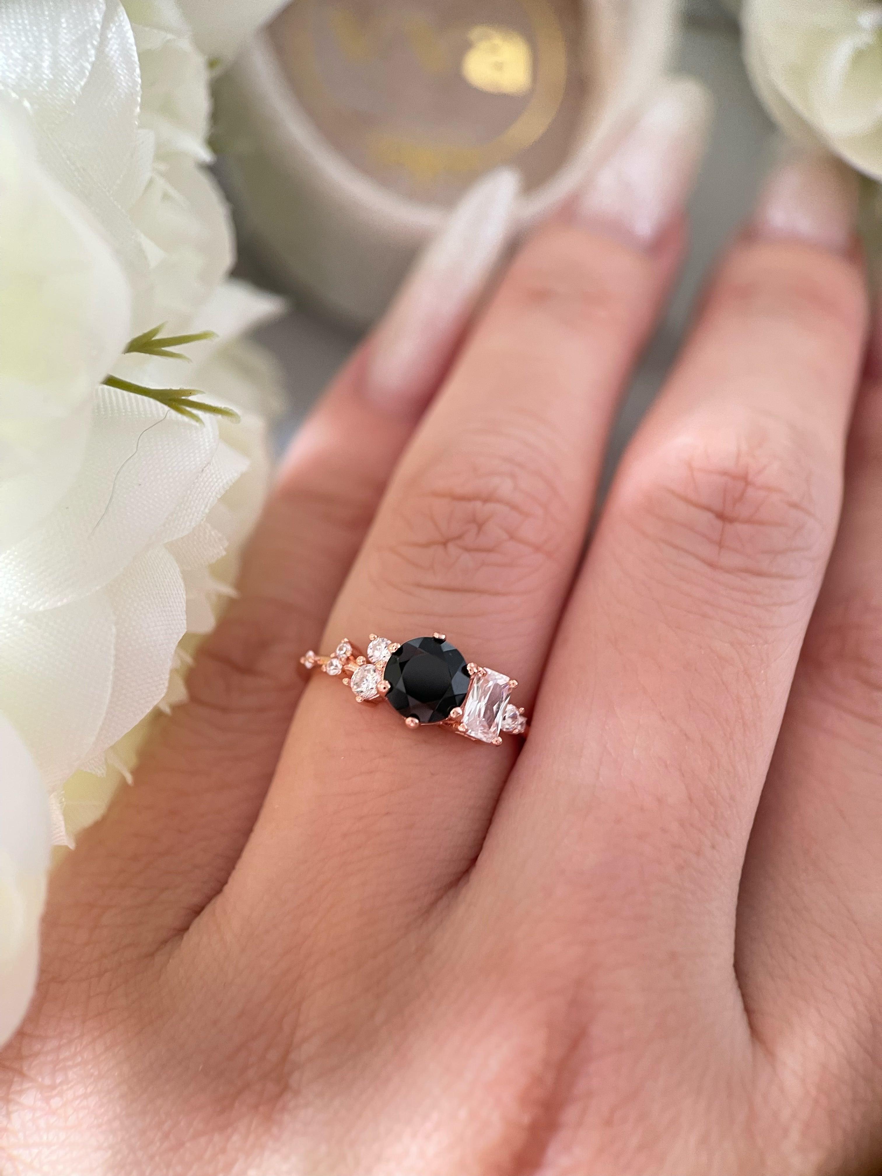 【Flora】Handmade Natural Black Onyx Engagement Ring 0.8ct Round Cut