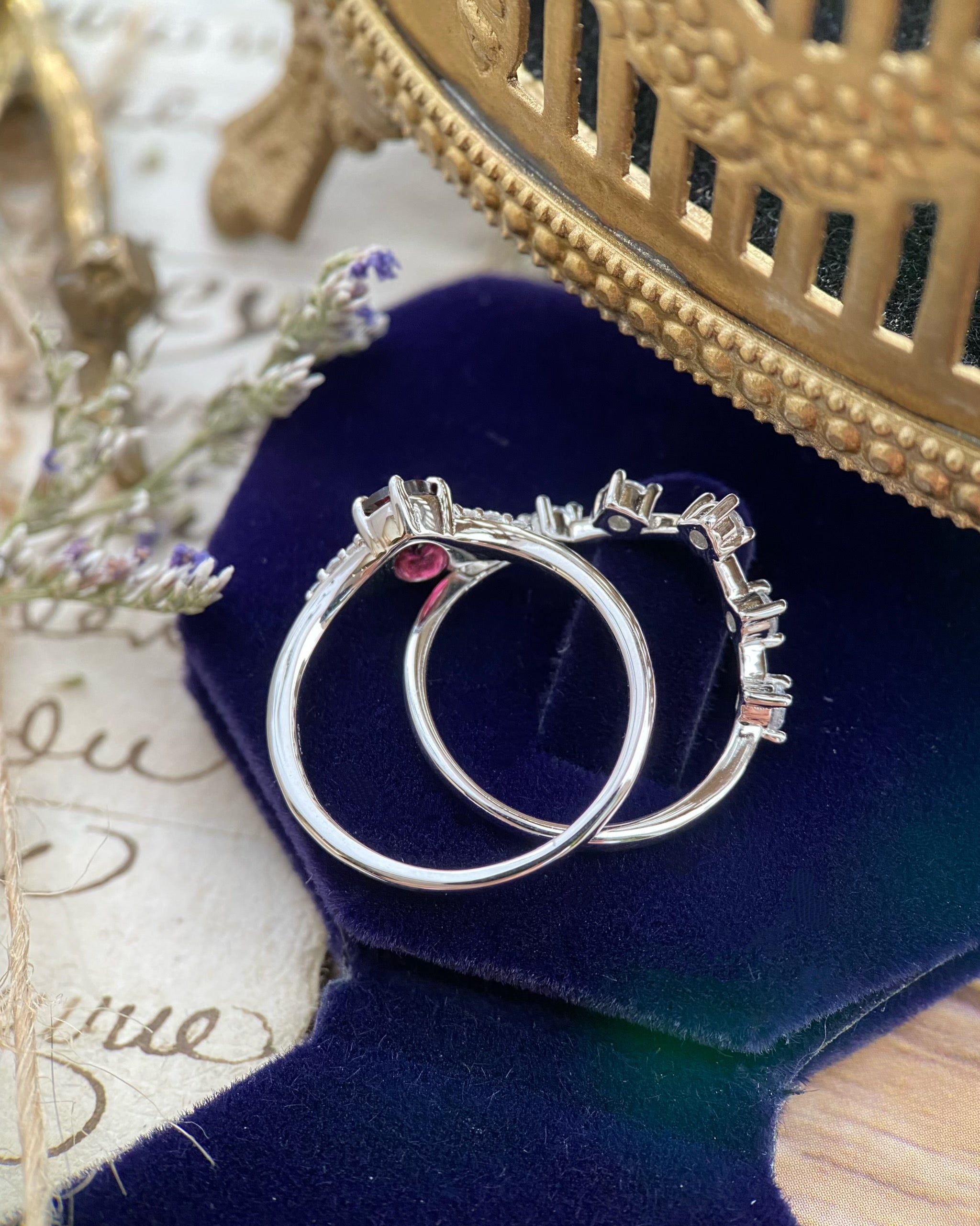 【Regalia Set】Handmade Natural Rhodolite Garnet Engagement Ring Set 2pcs 0.75ct Oval Cut