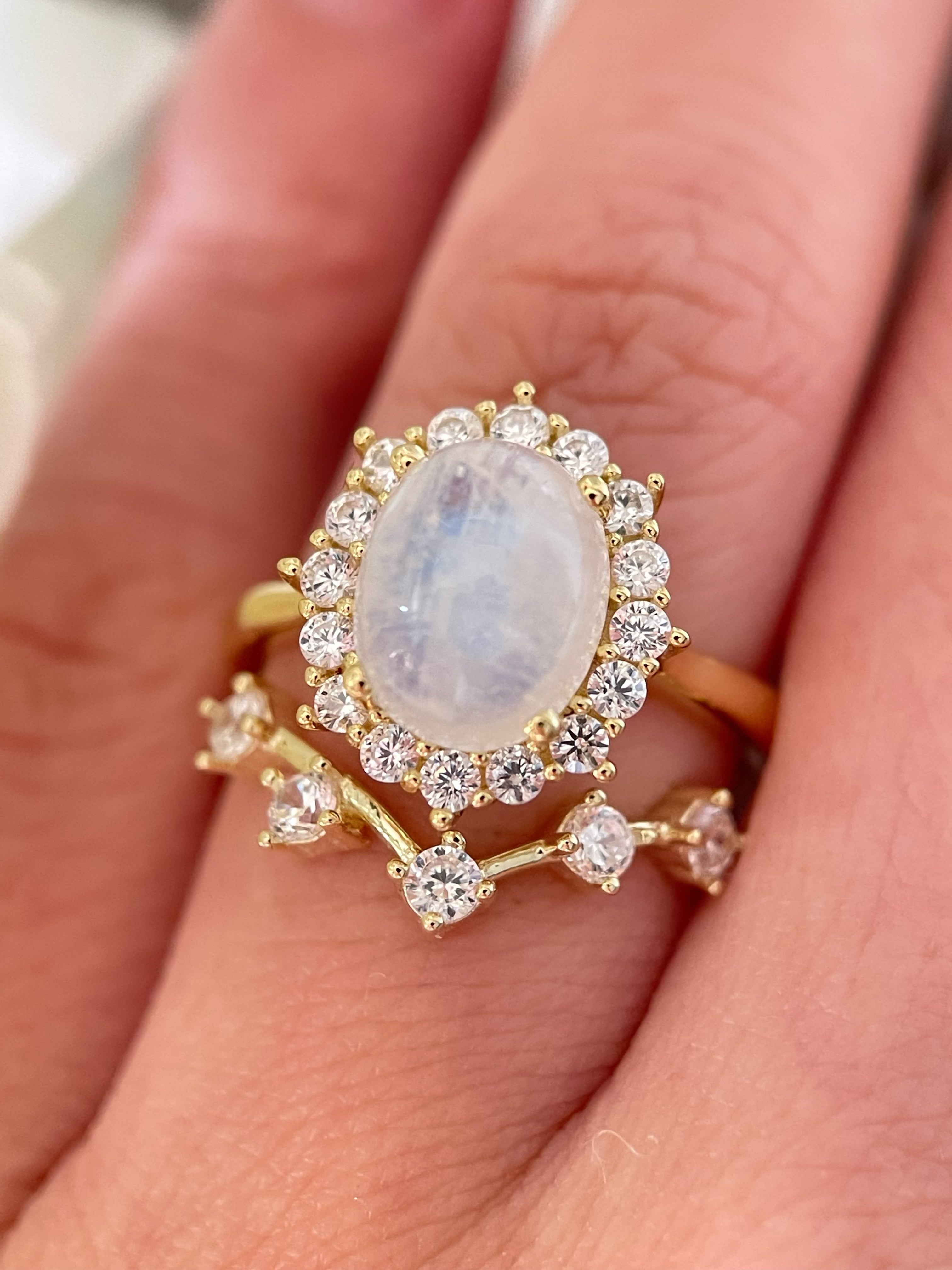 【ENSEMBLE SELENE】Ensemble de 2 bagues de fiançailles ovales en pierre de lune bleue naturelle, 3 carats, fabriquées à la main.