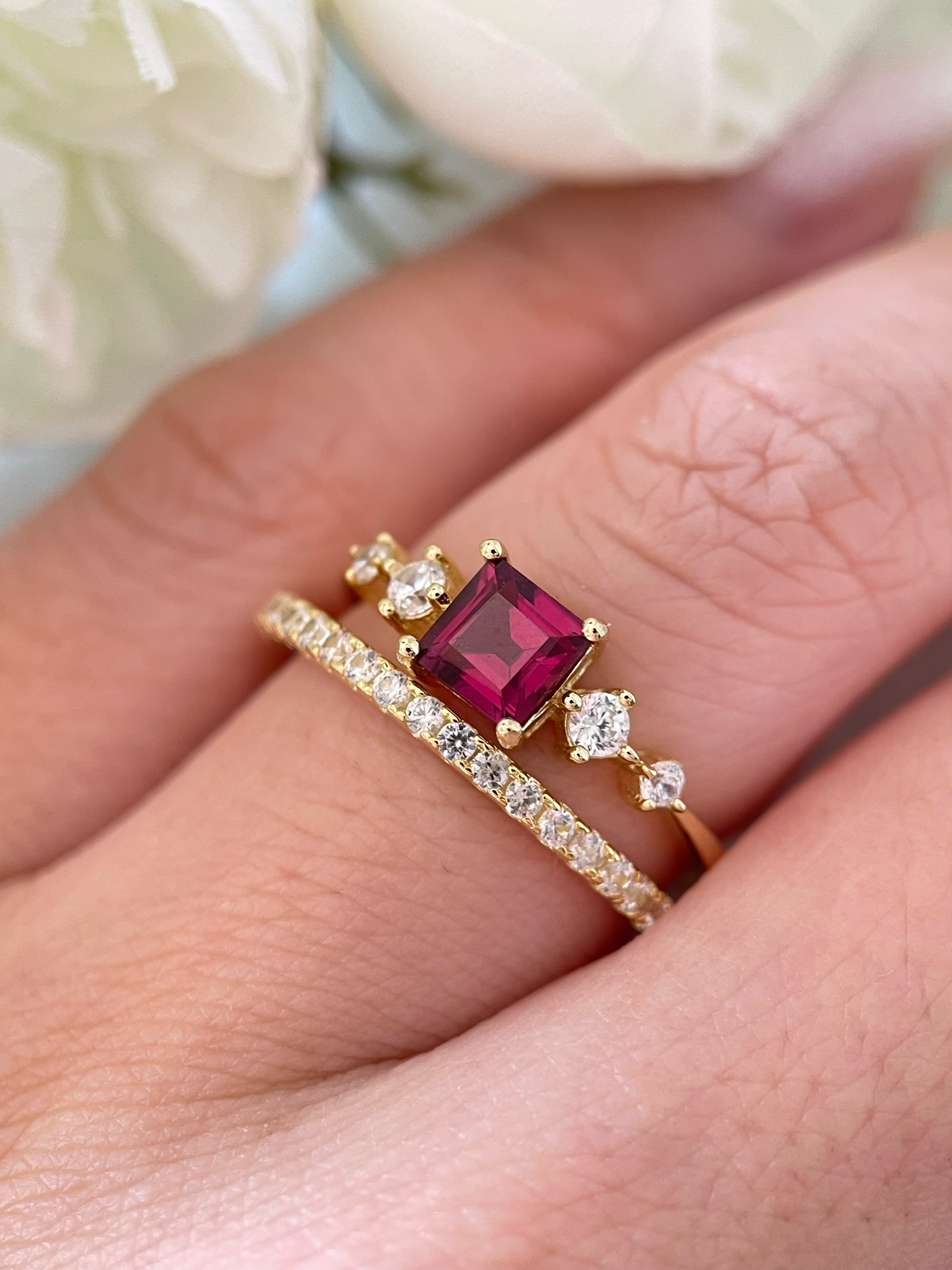 【Rosalind Set】Unique Handmade Natural Rhodolite Garnet Engagement Ring Set 2pcs 0.75ct Princess Cut