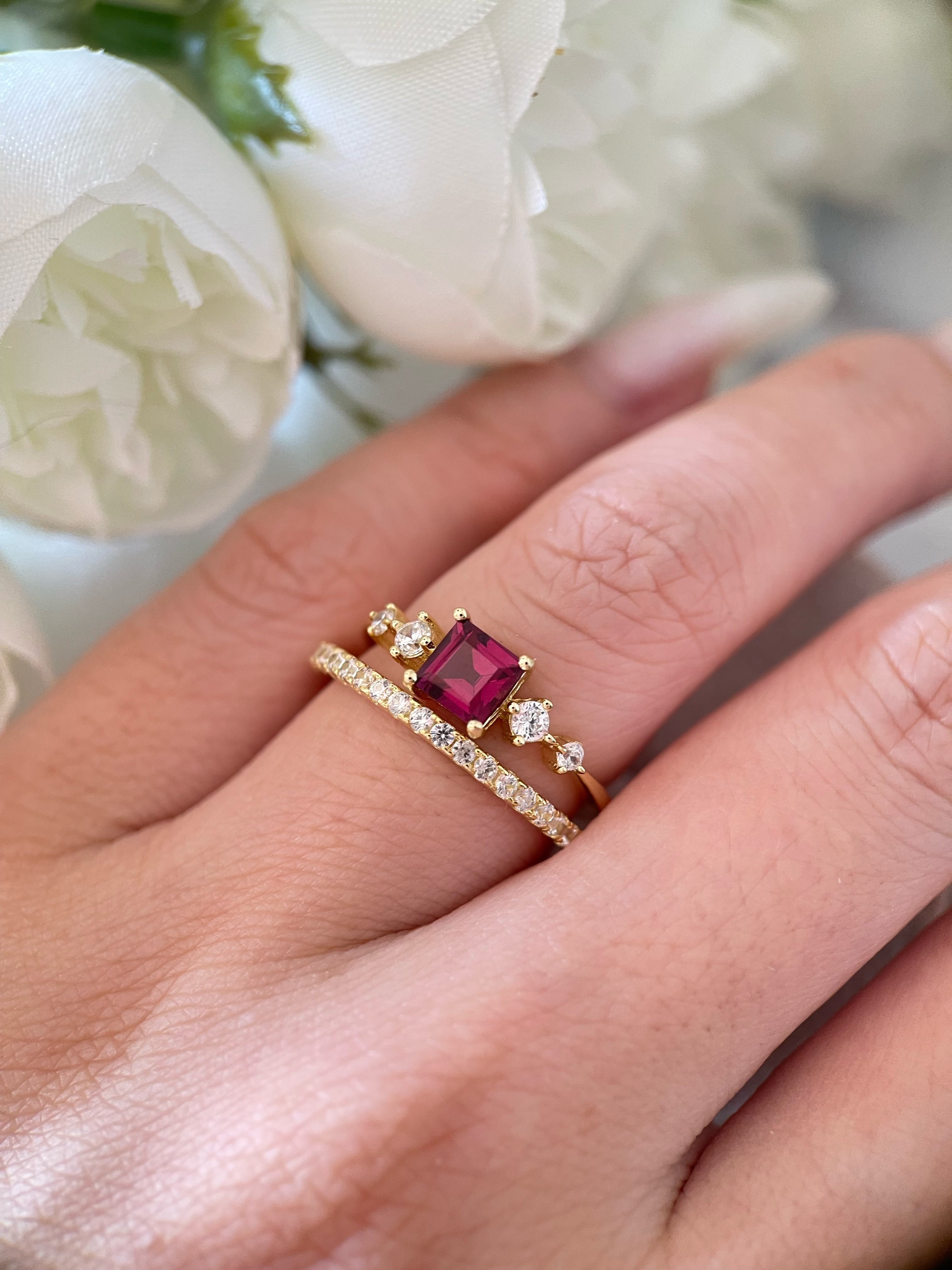 【Rosalind Set】Unique Handmade Natural Rhodolite Garnet Engagement Ring Set 2pcs 0.75ct Princess Cut