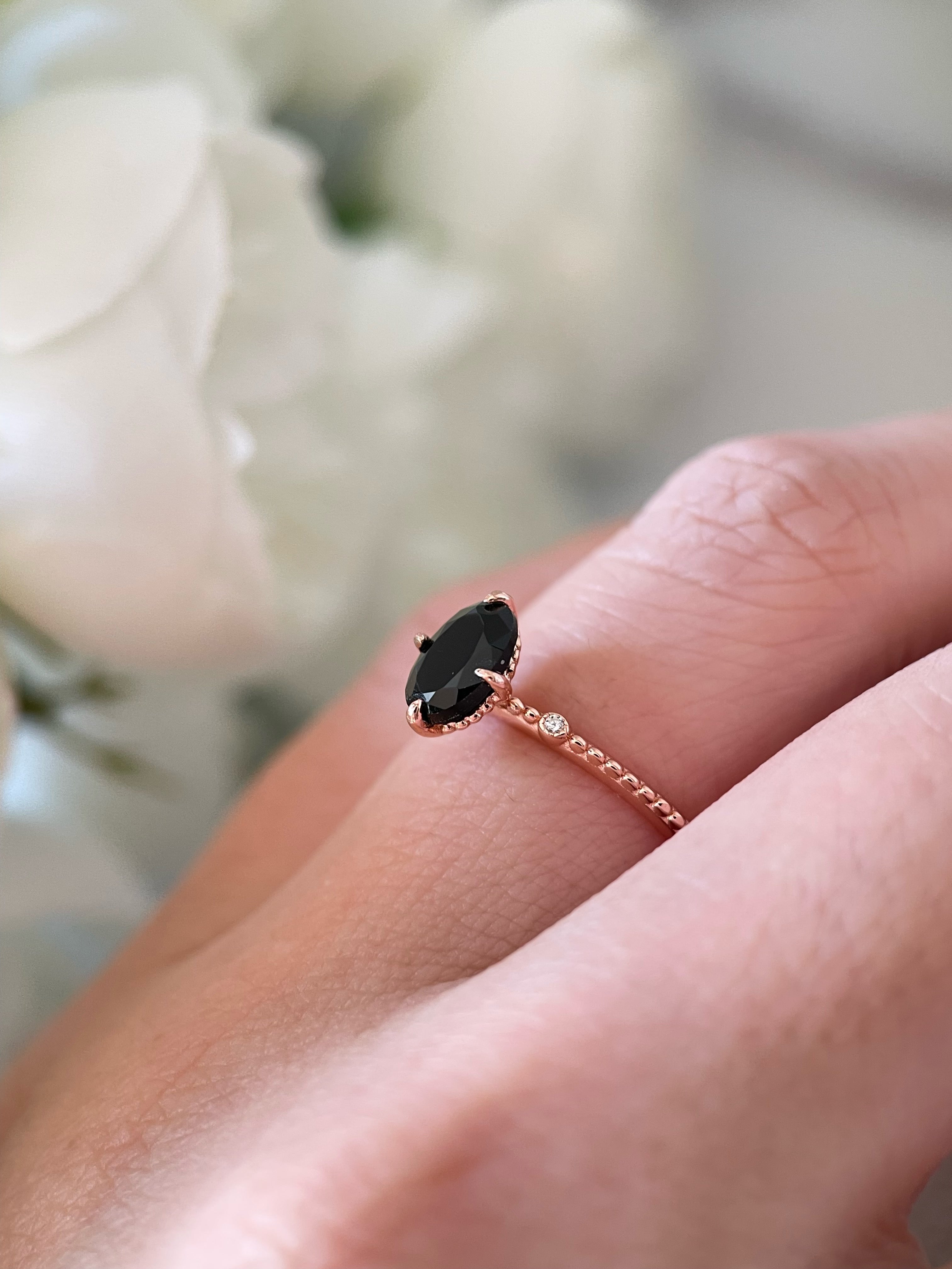 【Elysian】Handmade Natural Black Onyx Engagement Ring 0.75ct Oval Cut