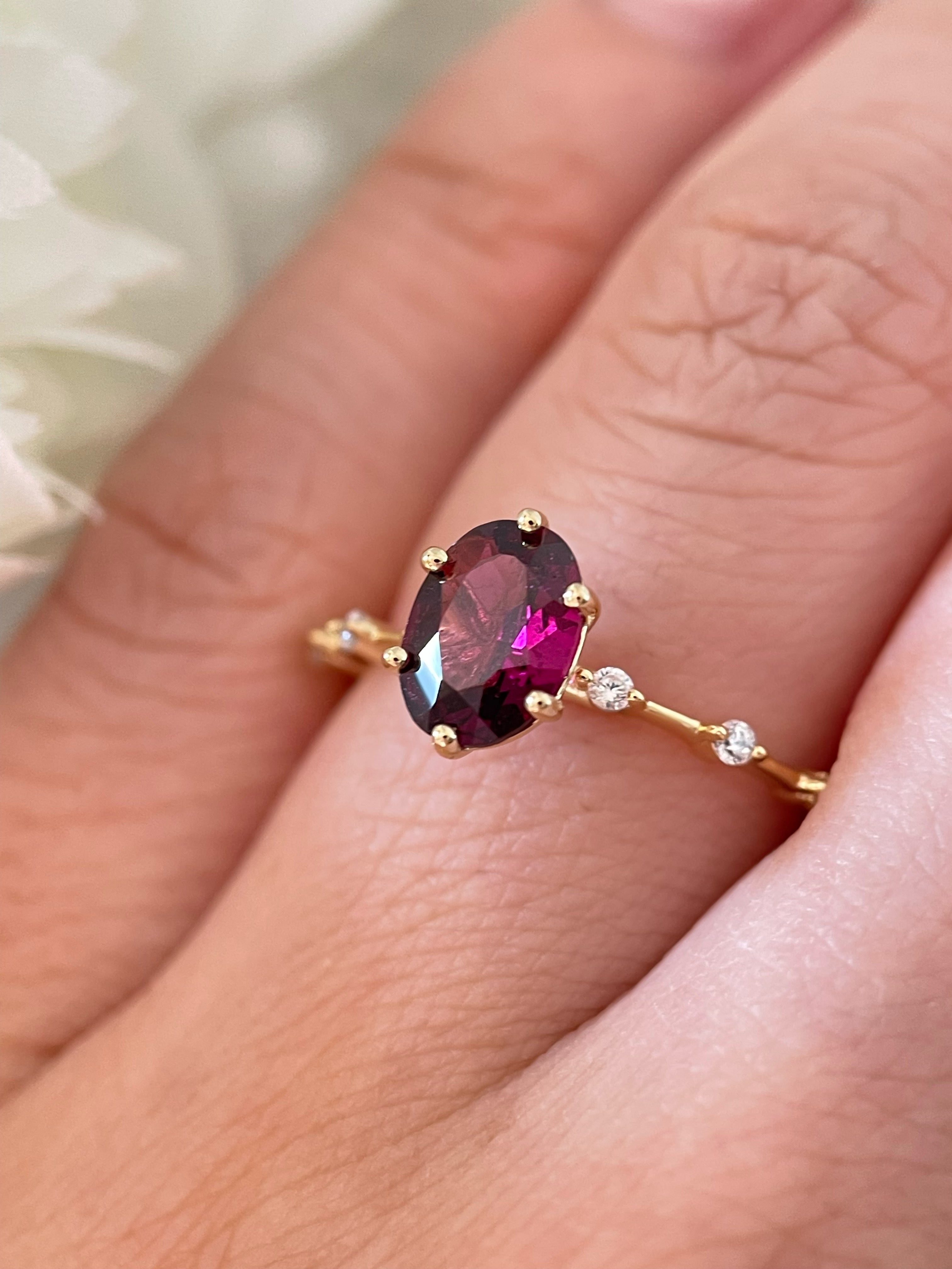 【Passion】Unique Handmade Natural Rhodolite Garnet Engagement Ring 1.5ct Oval Cut