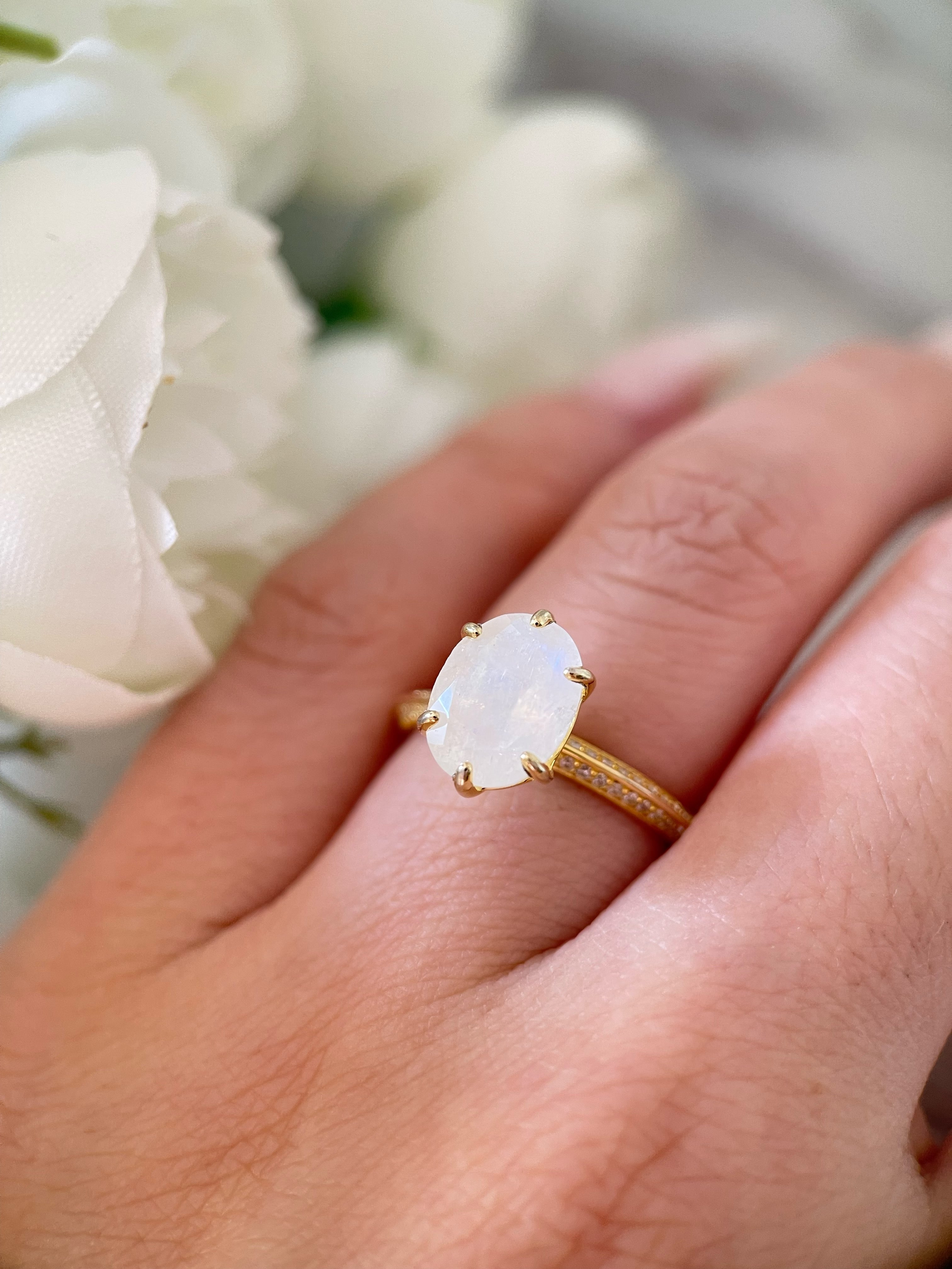 【Astral】Bague de fiançailles unique, faite main, en pierre de lune bleue naturelle de 3 carats, forme ovale