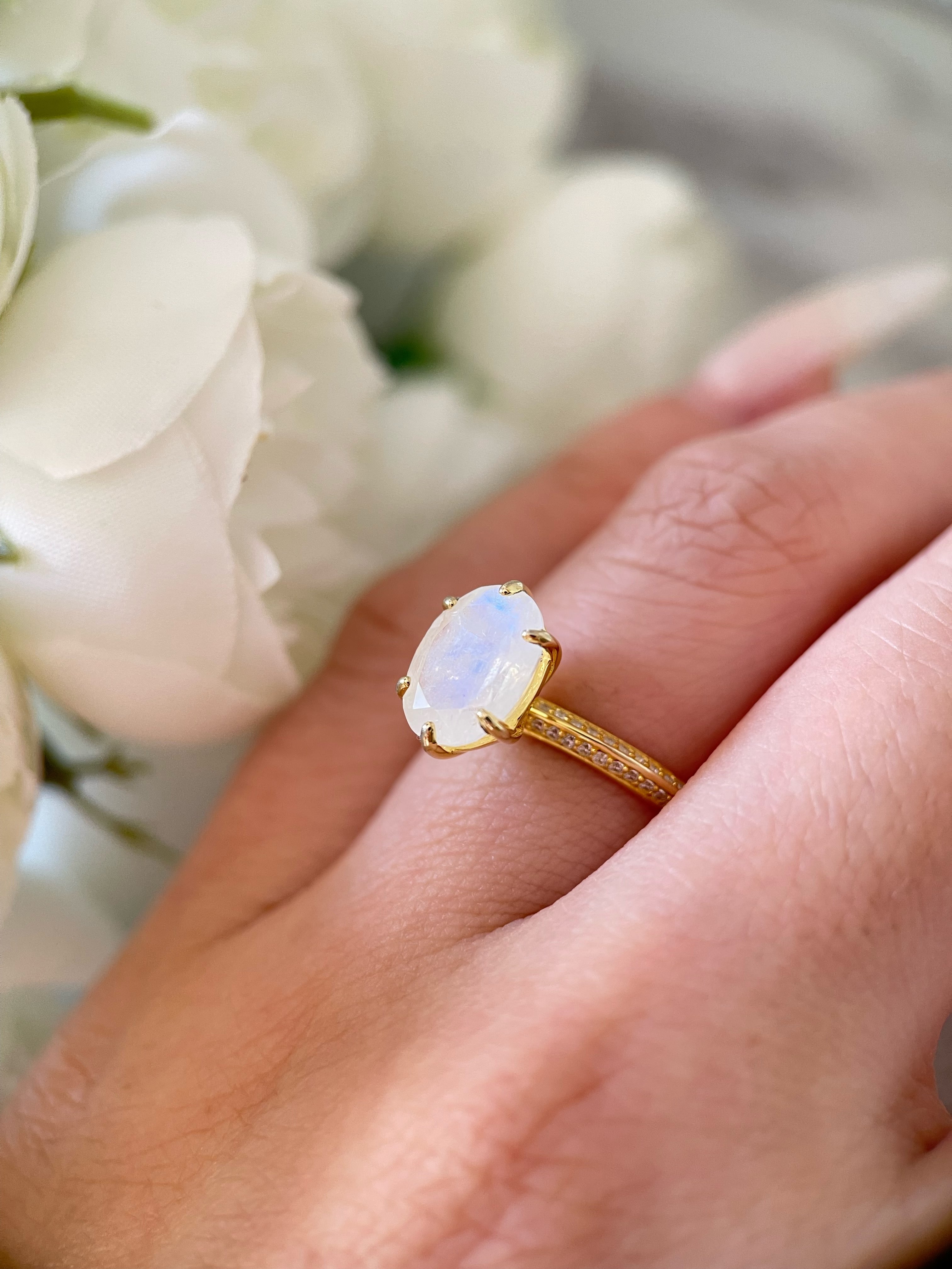 【Astral】Bague de fiançailles unique, faite main, en pierre de lune bleue naturelle de 3 carats, forme ovale