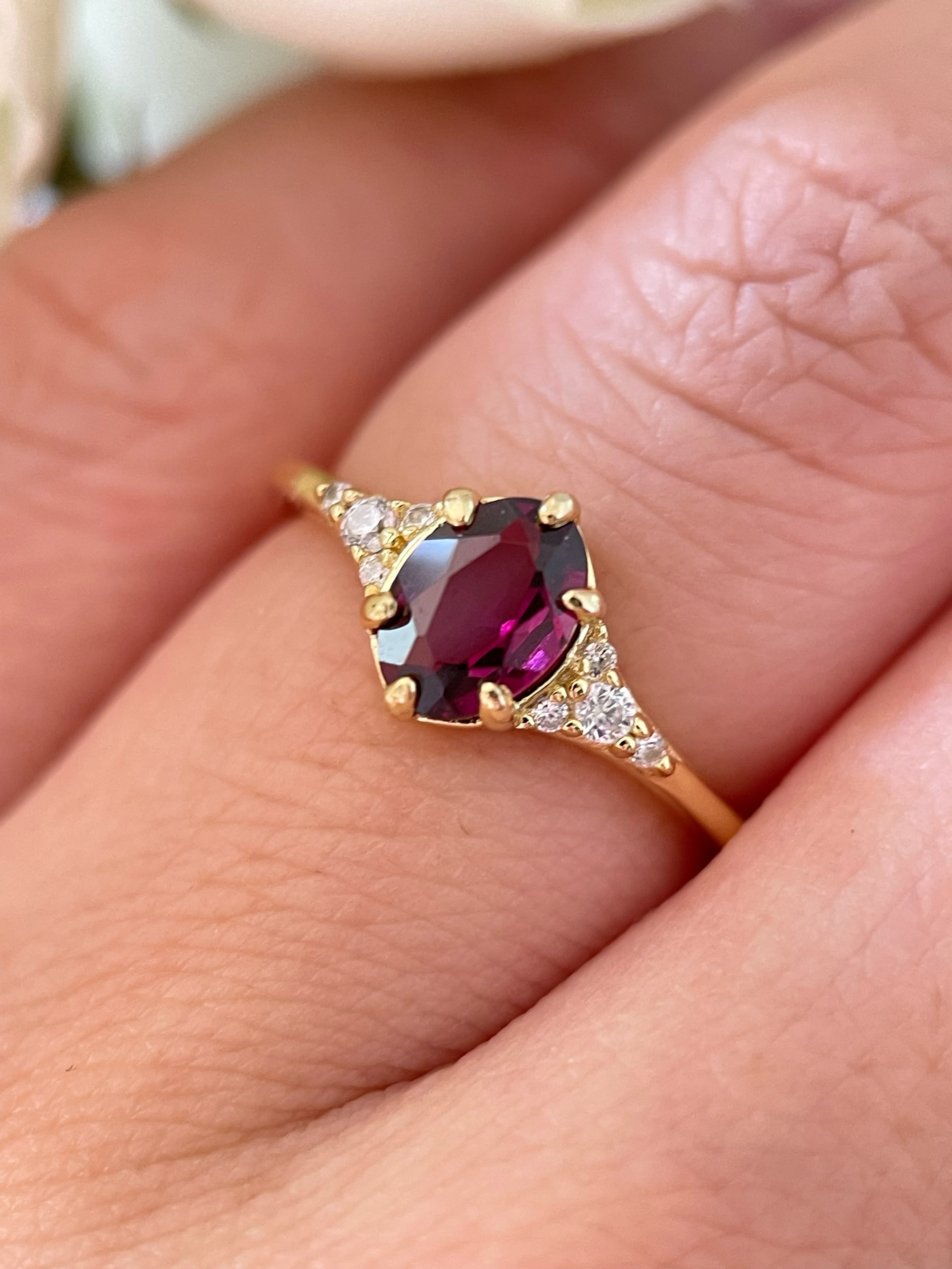 【Regalia】Handmade Natural Rhodolite Garnet Engagement Ring 0.75ct Oval Cut