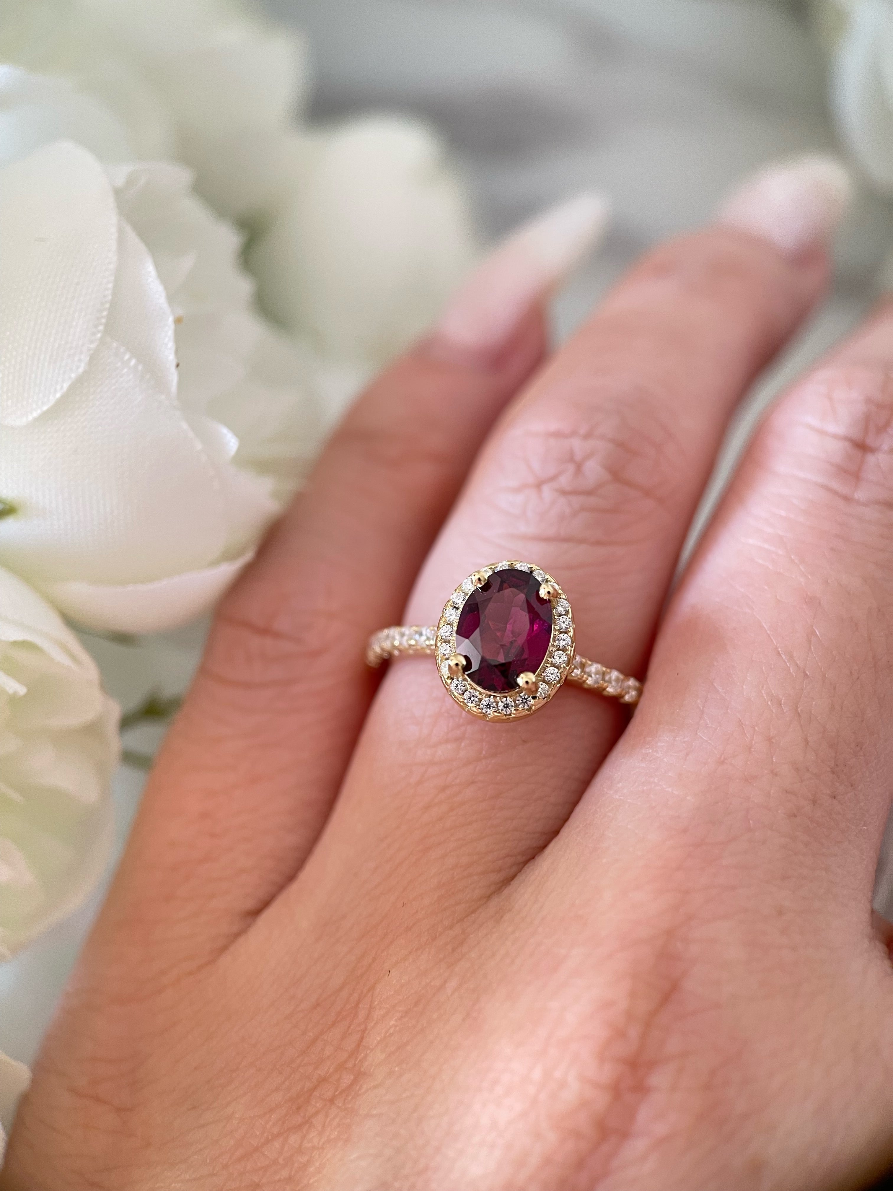 【Amara Cascade】Bague de fiançailles unique, faite main, en grenat rhodolite naturel de 1,5 ct, forme ovale