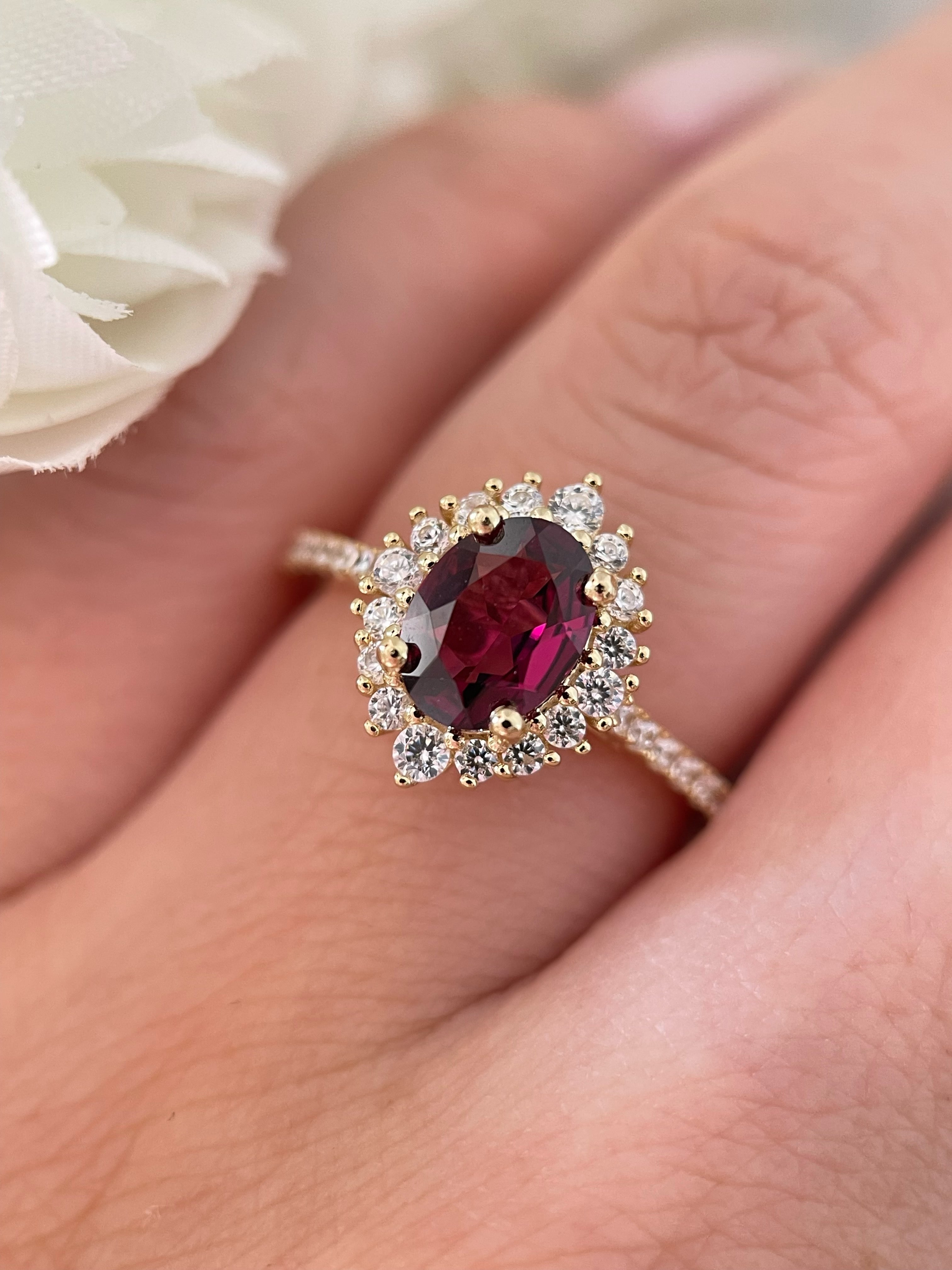 【Valence】 Bague de fiançailles artisanale en grenat rhodolite naturel de 1,5 ct, forme ovale