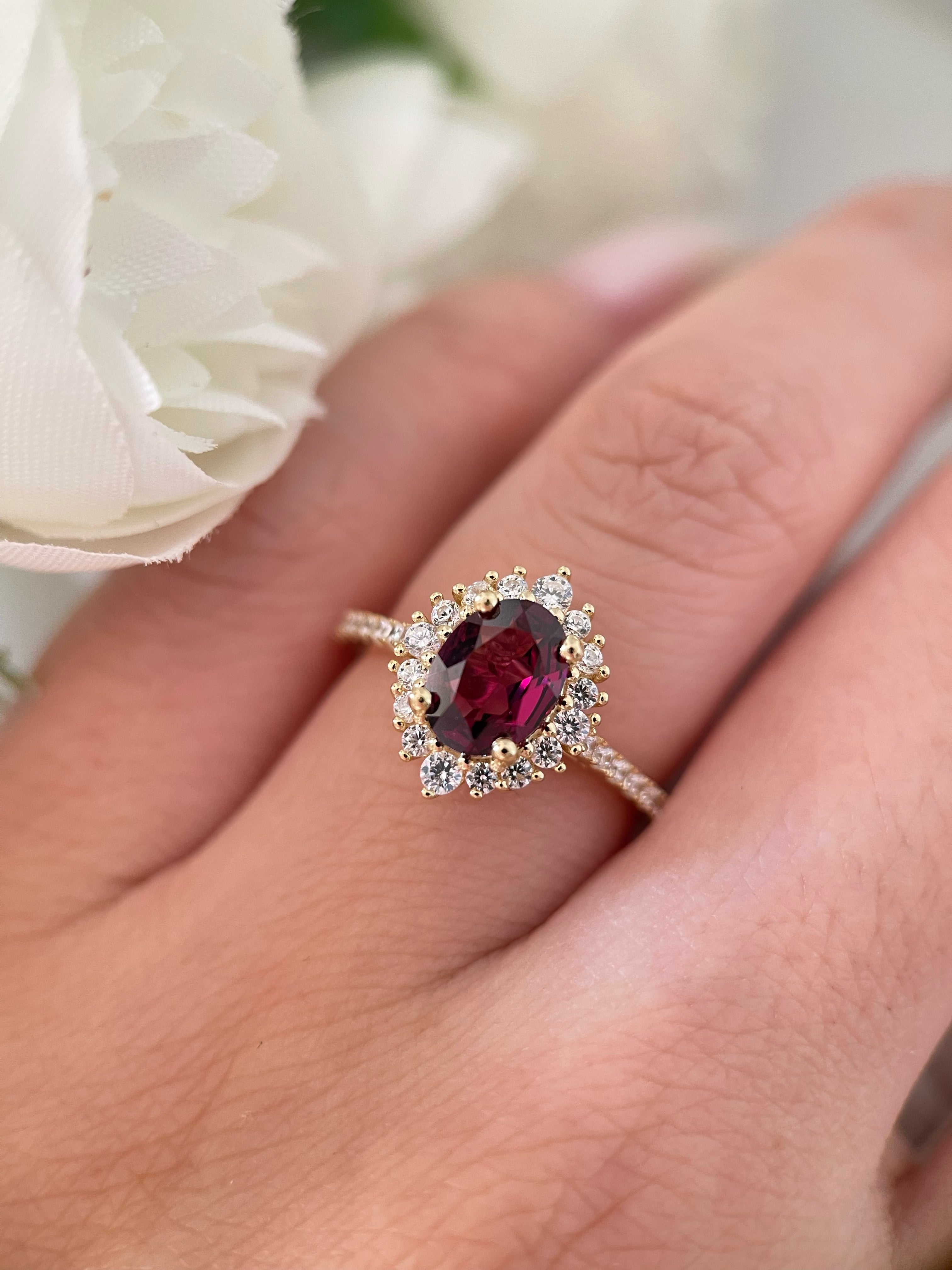 【Valence】 Bague de fiançailles artisanale en grenat rhodolite naturel de 1,5 ct, forme ovale