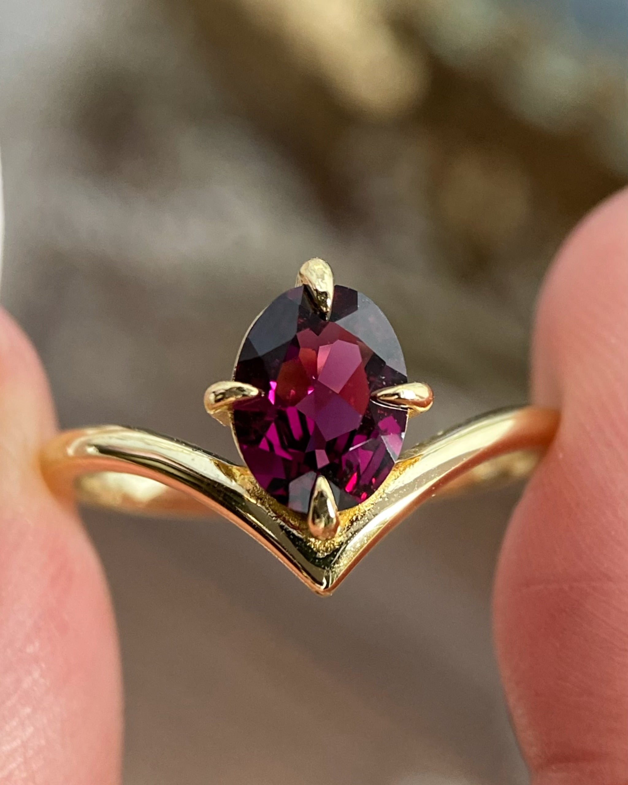 【REGINA】Handmade Natural Rhodolite Garnet Engagement Ring Oval Cut 1.5ct