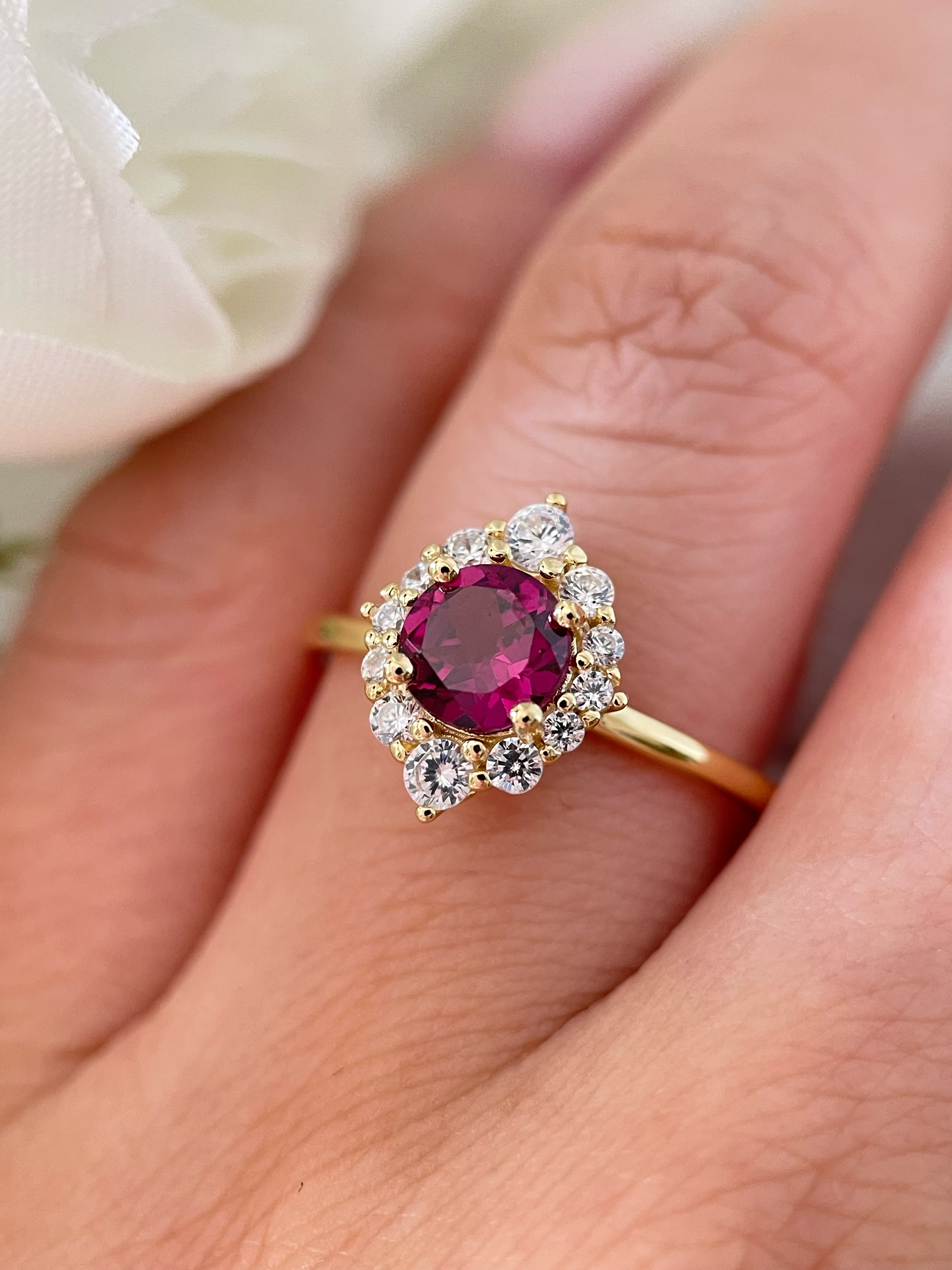 【Cerise】Bague de fiançailles artisanale en grenat rhodolite naturel de 0,8 ct, forme ronde