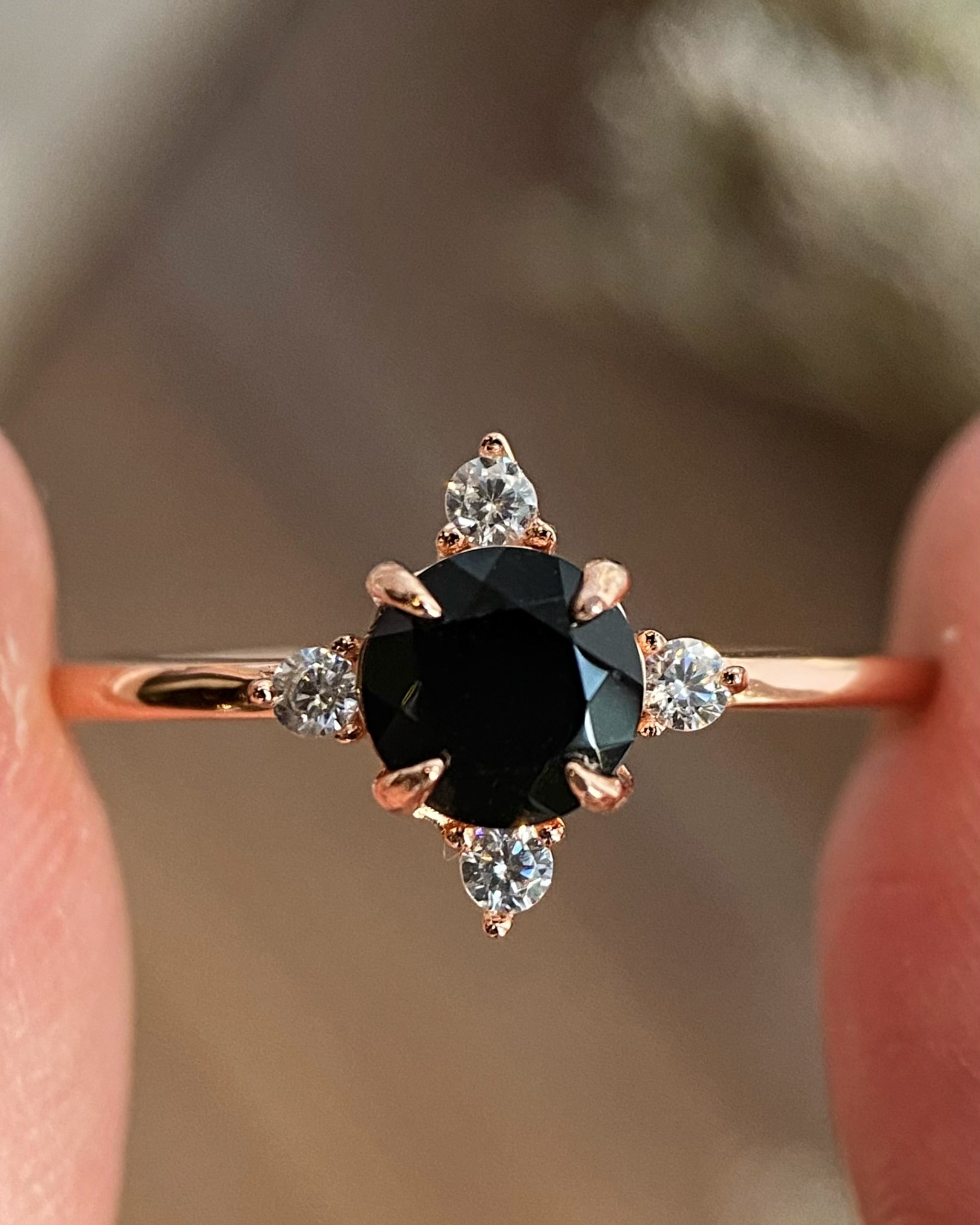 【HECATE】Unique Handmade Natural Black Onyx Engagement Ring Round Cut 0.8ct