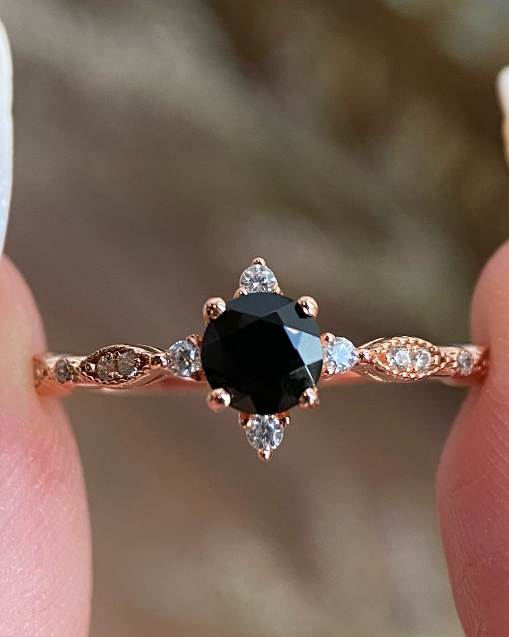 【Nocturna】Bague de fiançailles artisanale en onyx noir naturel de 0,5 ct, forme ronde