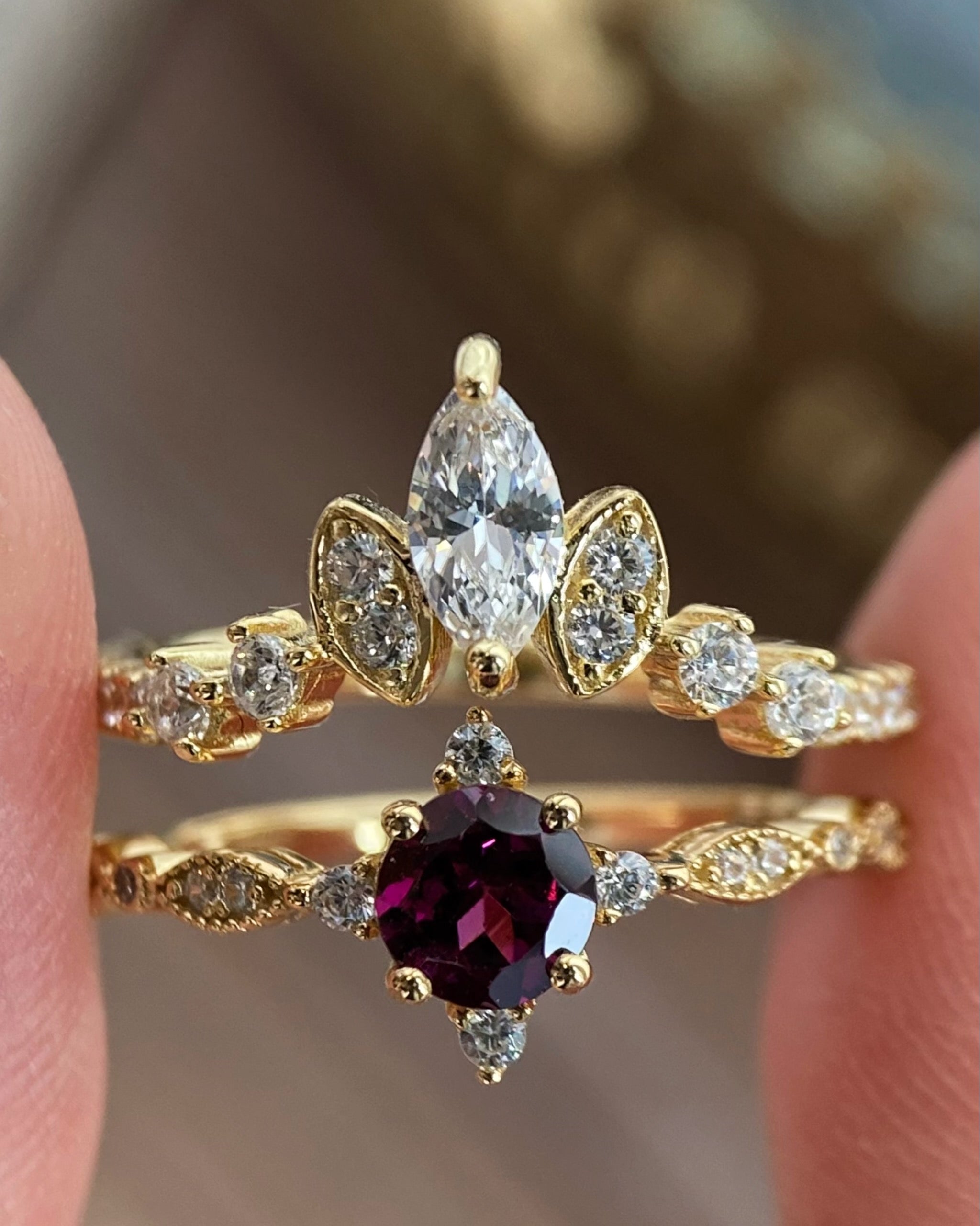 【Ensemble Valoria】Ensemble de 2 bagues de fiançailles en grenat rhodolite naturel fait main, de forme ronde, 0,5 ct