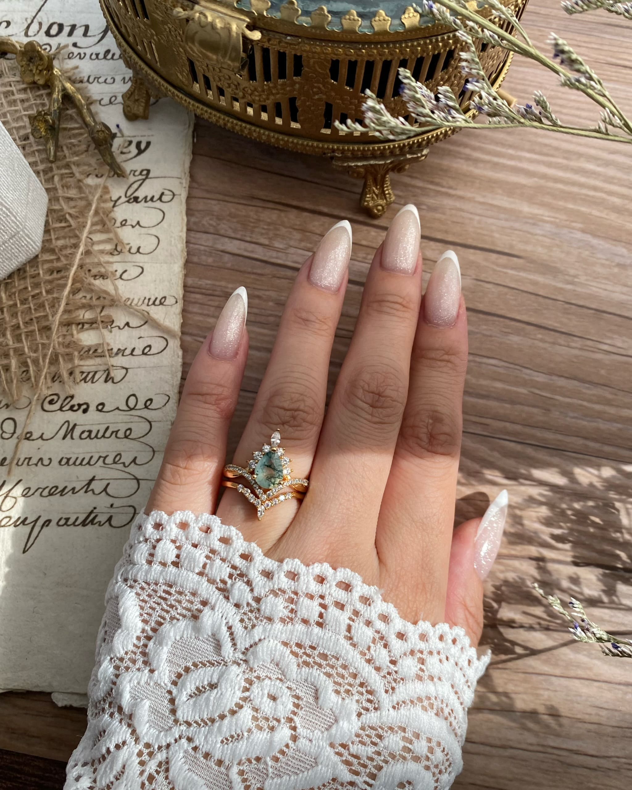 【Voile éthéré】Bague de fiançailles unique en agate mousse naturelle, faite main, de forme ovale, 1,5 ct