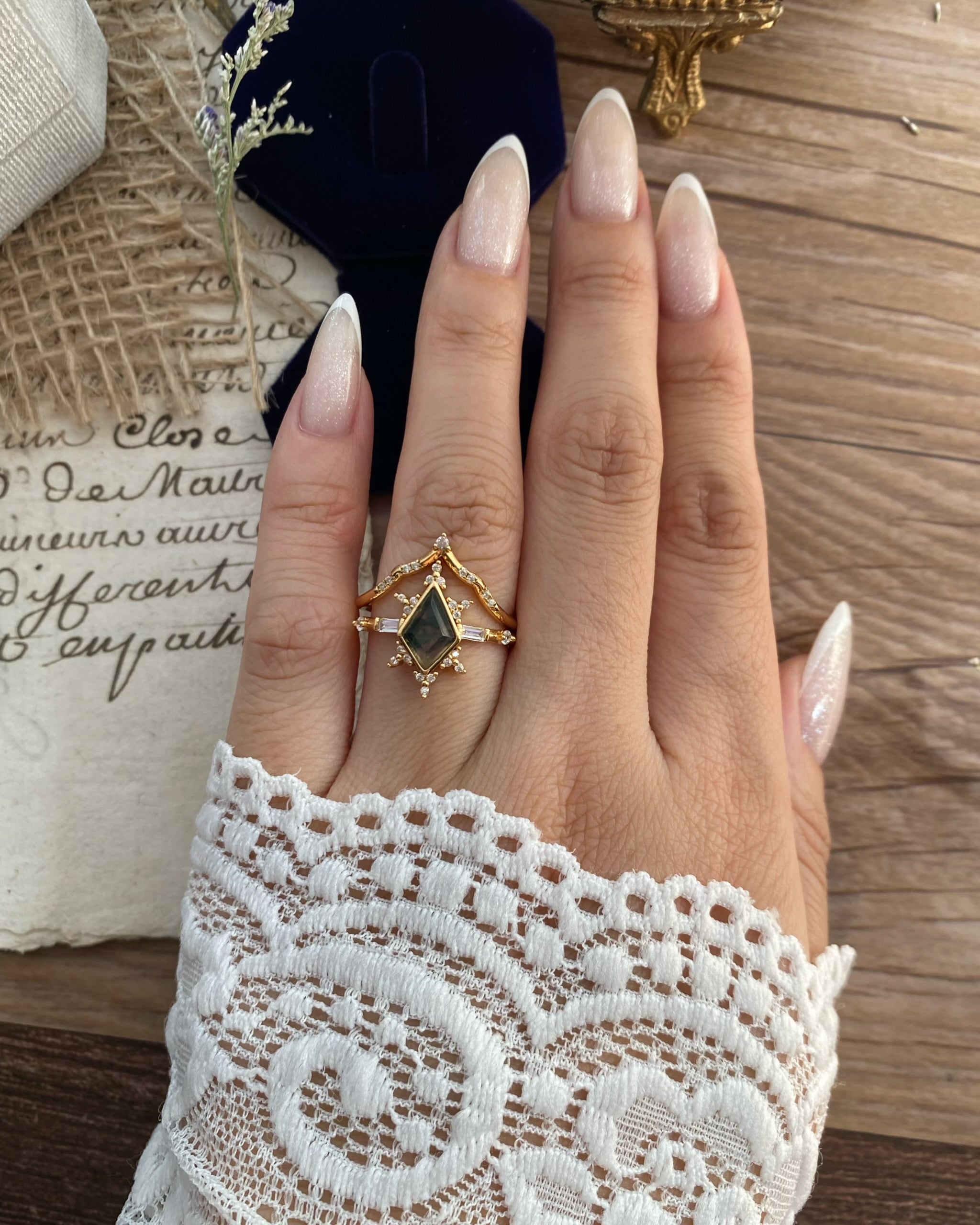 Polaris | Vintage Kite Cut Moss Agate Alternative Engagement Ring Set
