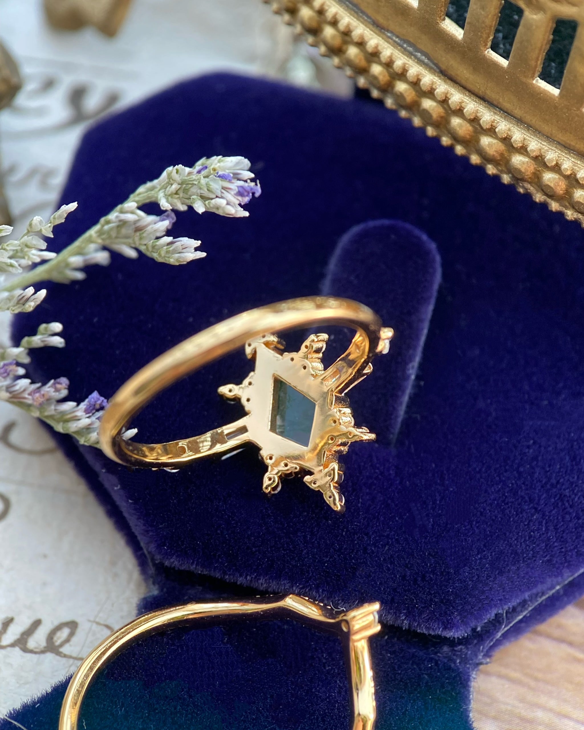 Polaris | Vintage Kite Cut Moss Agate Alternative Engagement Ring Set