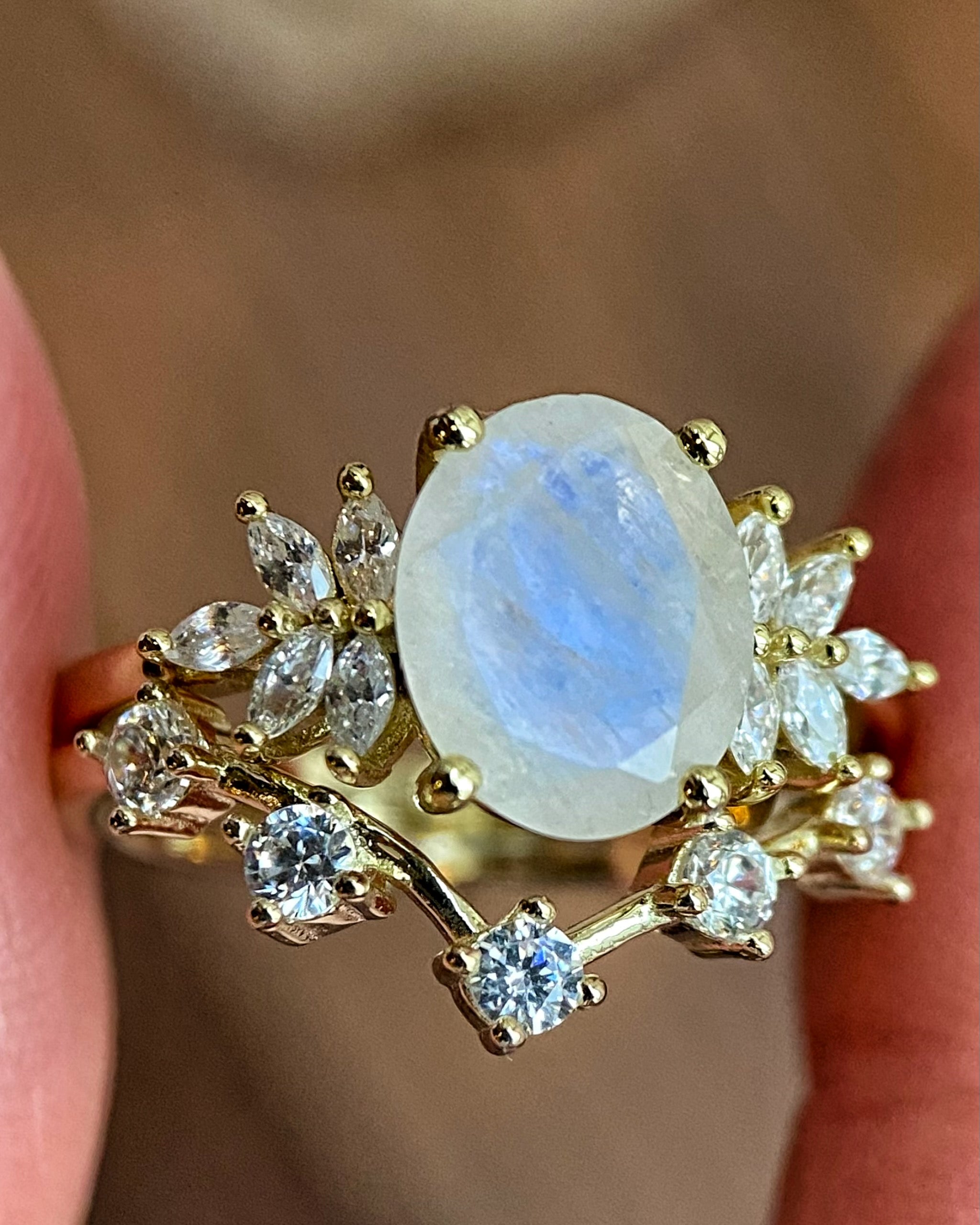 【ENSEMBLE CELESTE】Ensemble unique de bagues de fiançailles en pierre de lune bleue naturelle, 2 pièces, forme ovale, 3 carats, fabriquées à la main