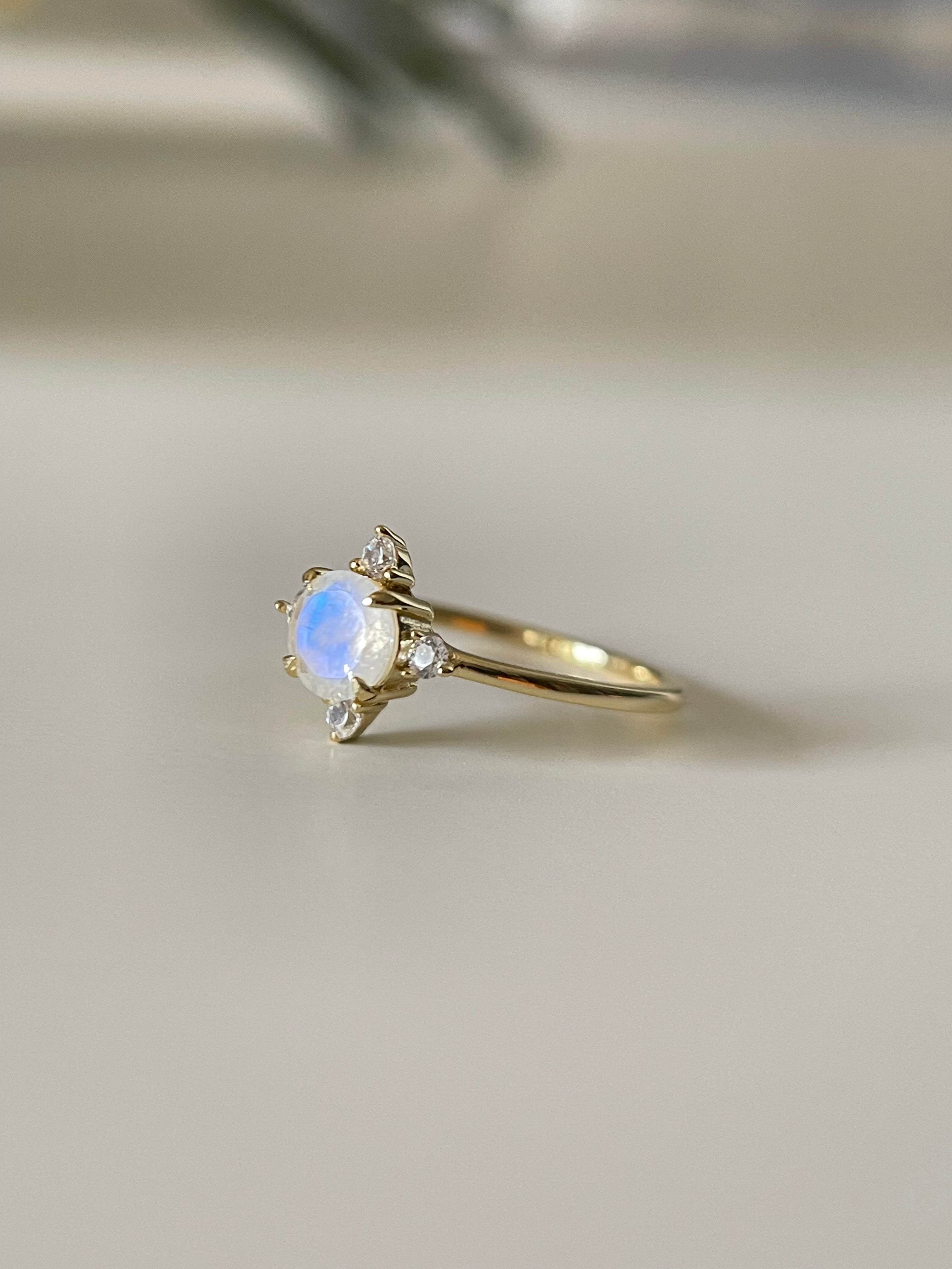 【ARIADNE】Unique Handmade Natural Blue Moonstone Engagement Ring Round Shape 0.8ct