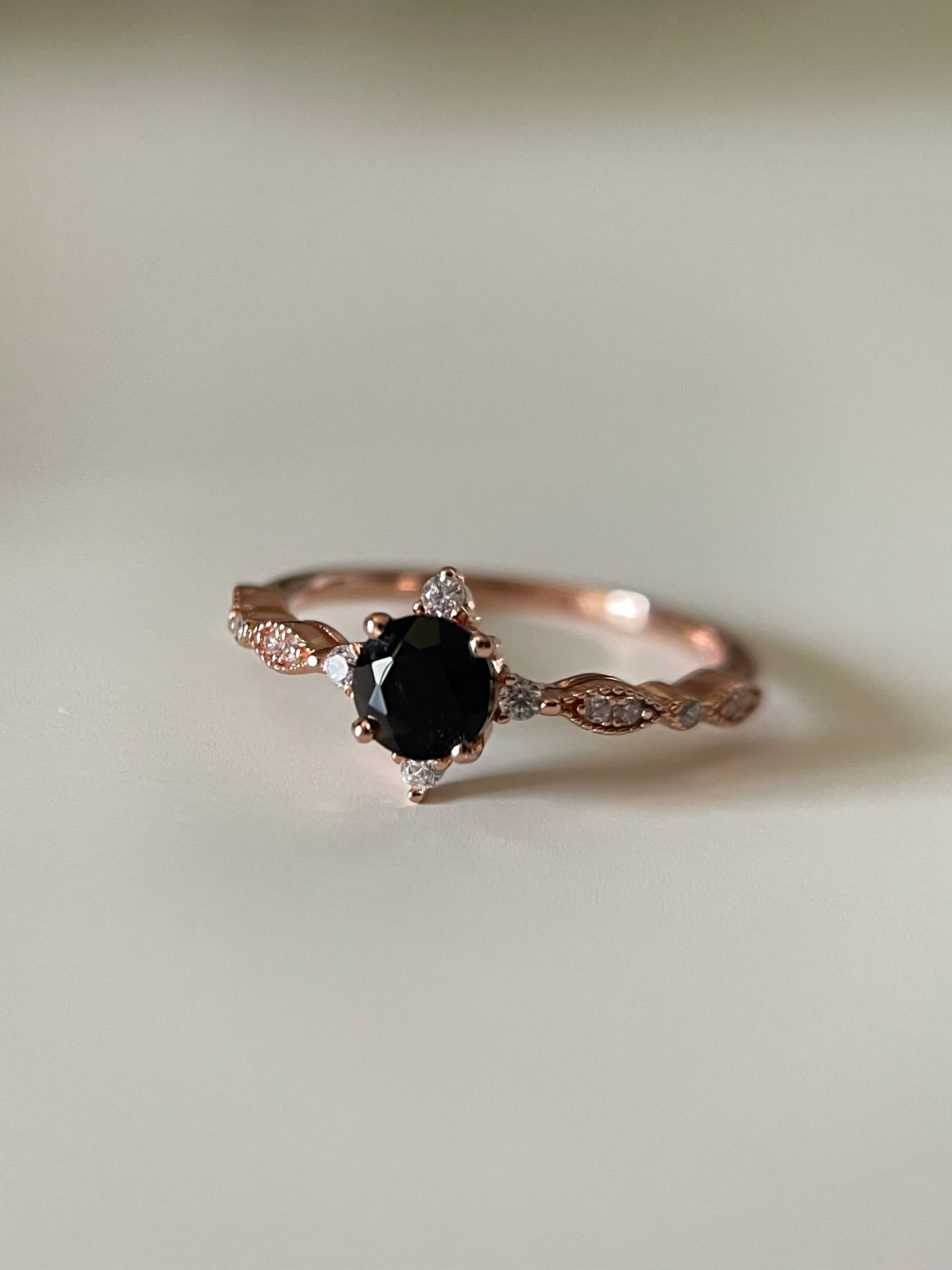 【Nocturna】Handmade Natural Black Onyx Engagement Ring 0.5ct Round Shape