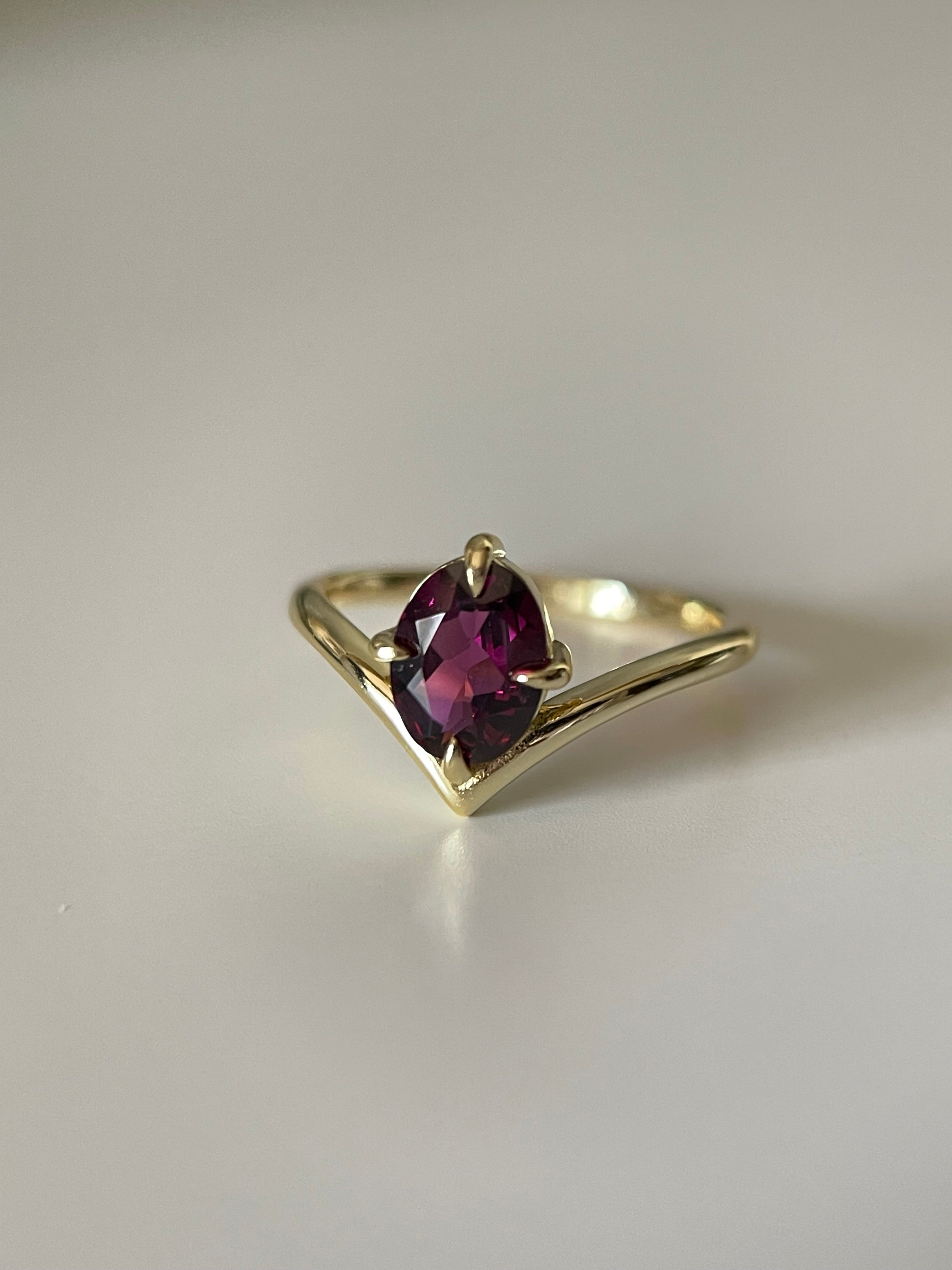 【REGINA SET】Handmade Natural Rhodolite Garnet Engagement Ring Set 2pcs Oval Shape 1.5ct