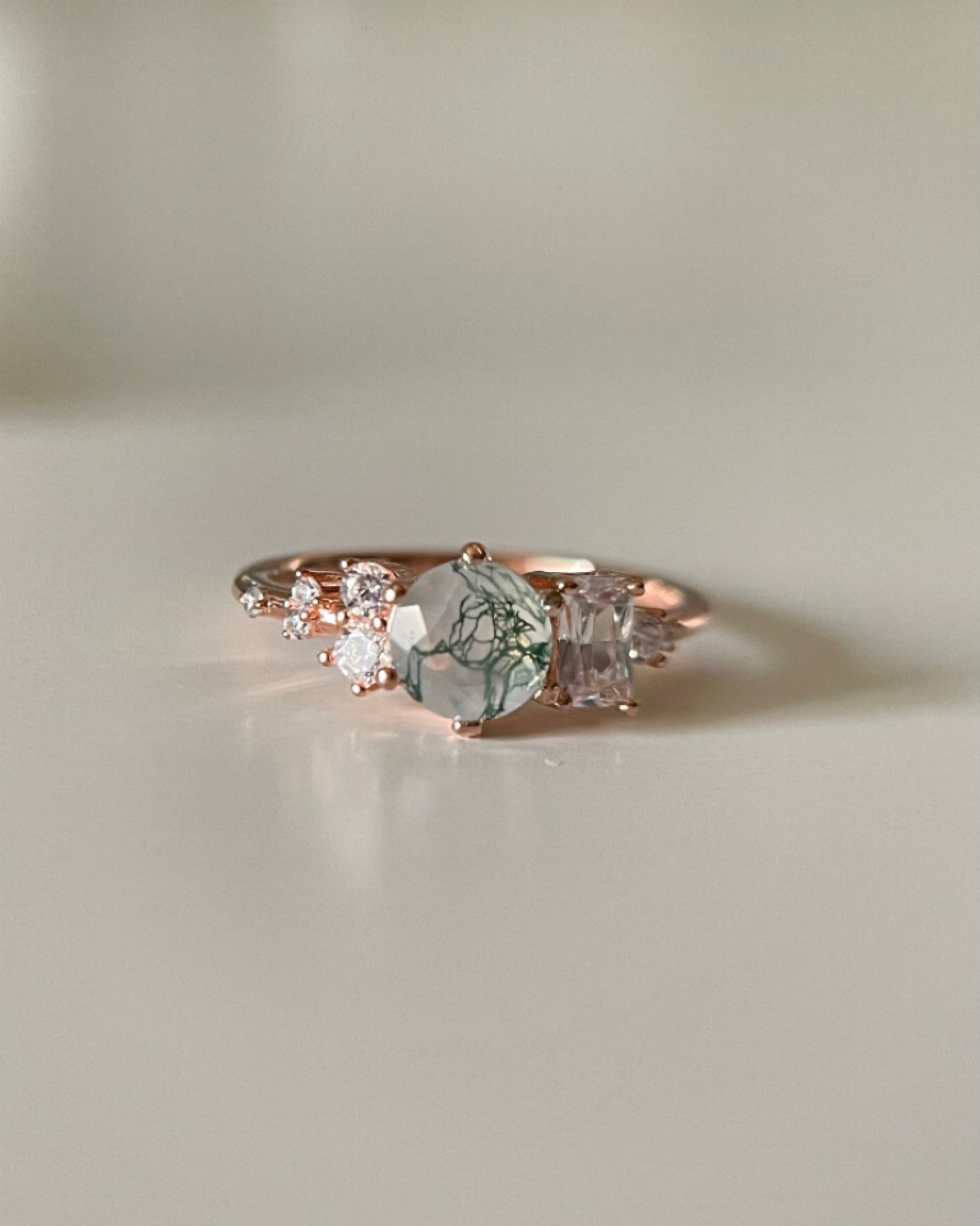 【Veridia Cascade】Bague de fiançailles unique, faite main, en agate mousse naturelle de 0,8 ct, forme ronde