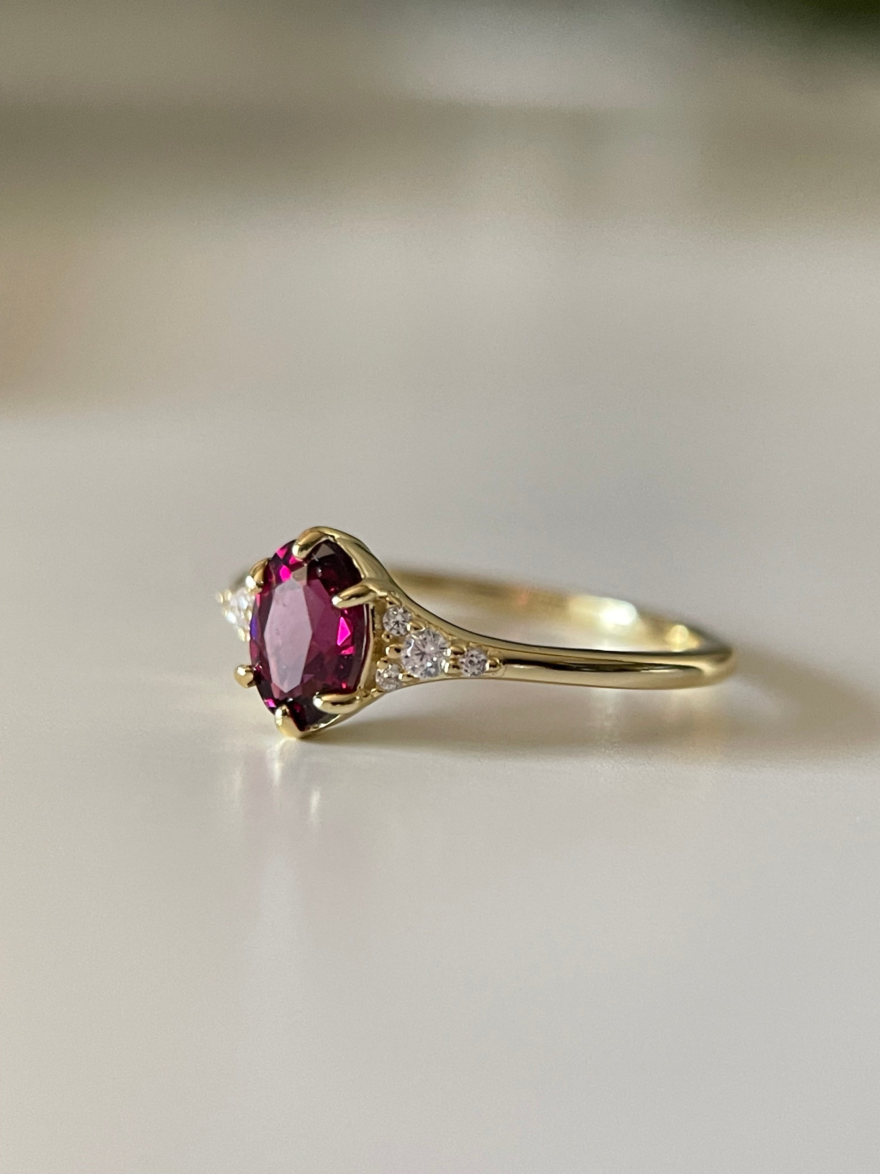 【Regalia】Handmade Natural Rhodolite Garnet Engagement Ring 0.75ct Oval Shape
