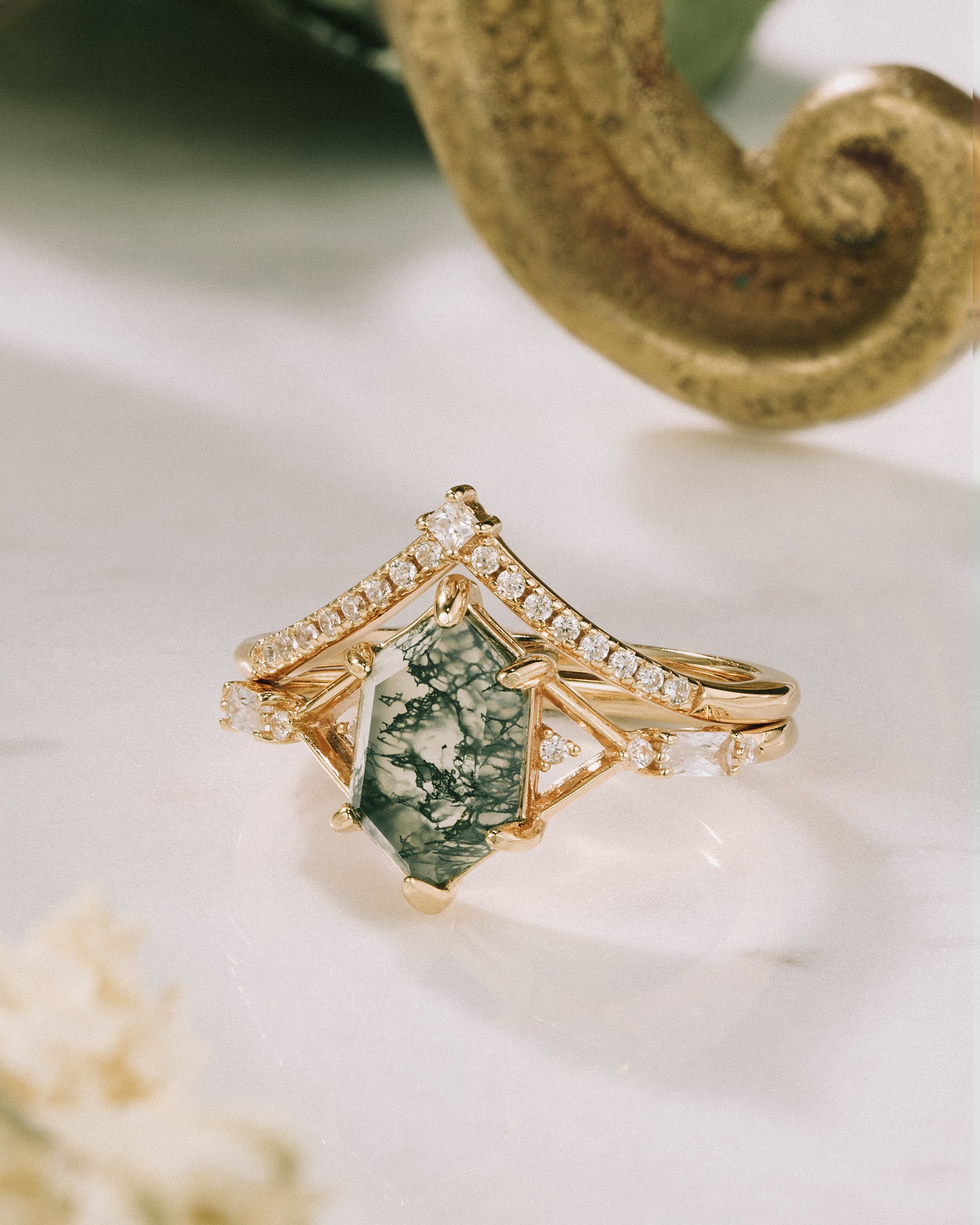 【Voile éthéré】Bague de fiançailles unique en agate mousse naturelle, faite main, de forme ovale, 1,5 ct