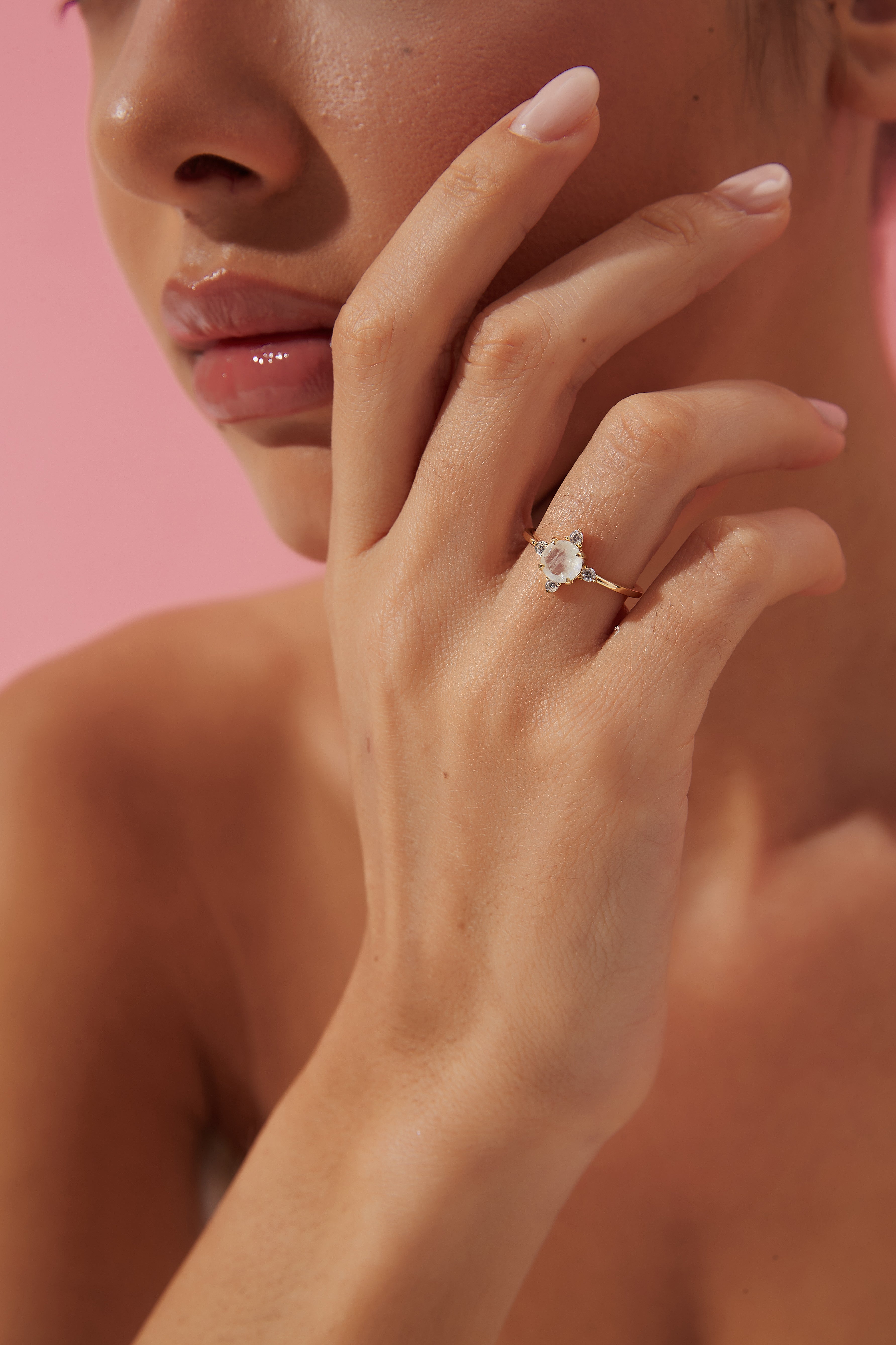 【ARIADNE】Unique Handmade Natural Blue Moonstone Engagement Ring Round Shape 0.8ct