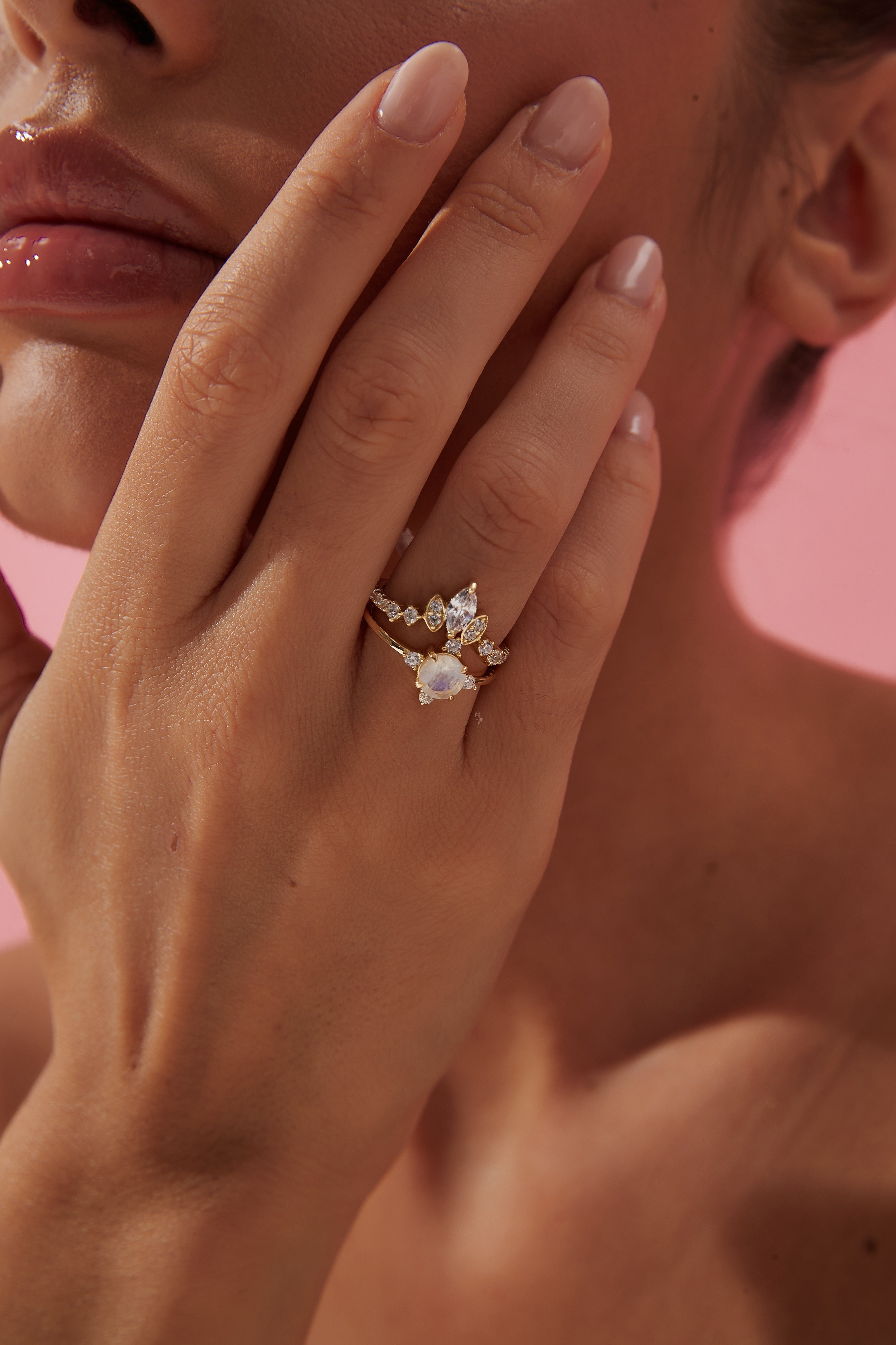 【ARIADNE】Unique Handmade Natural Blue Moonstone Engagement Ring Round Shape 0.8ct