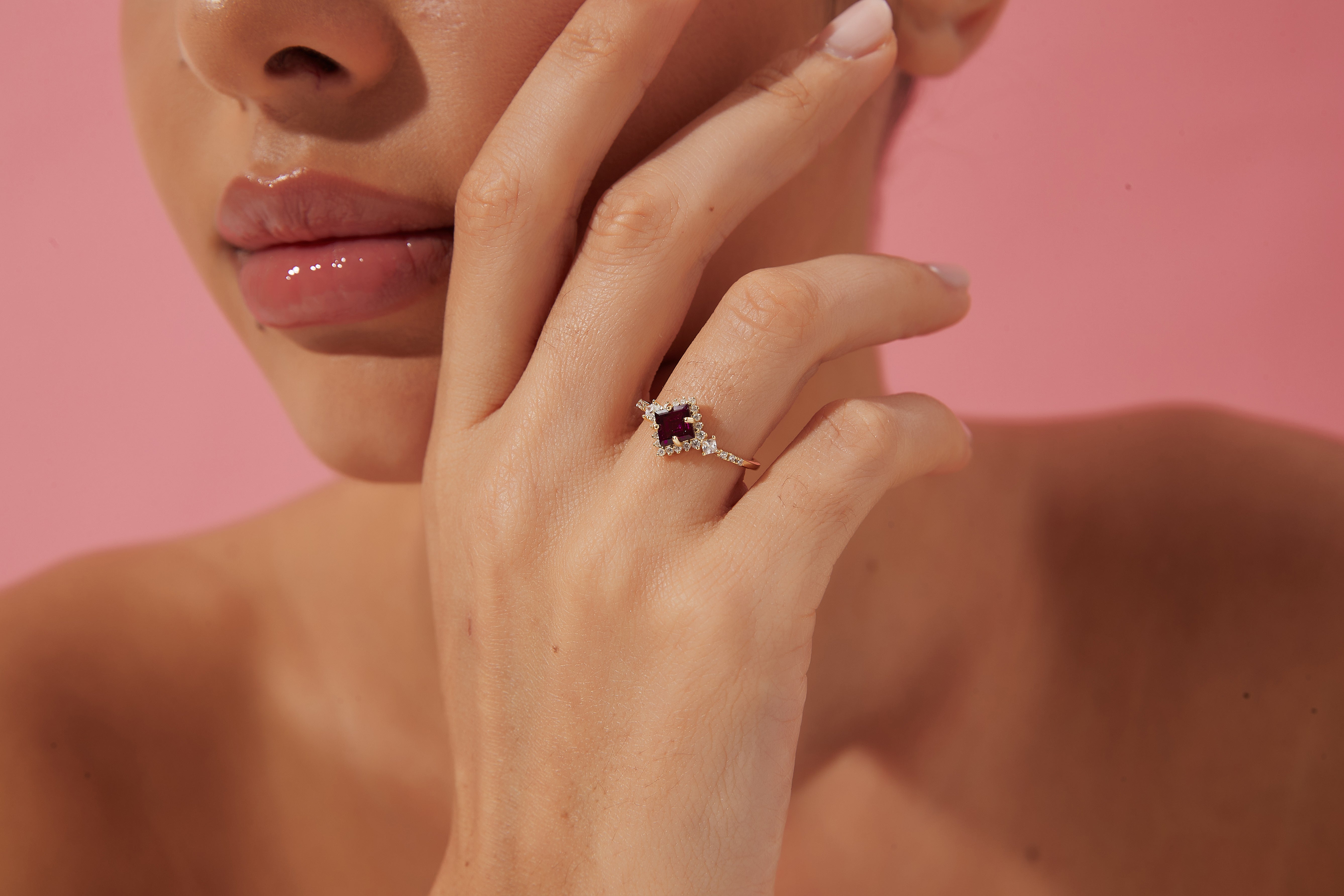 【ZENOBIA】Handmade Natural Rhodolite Garnet Engagement Ring Princess Shape 0.75ct