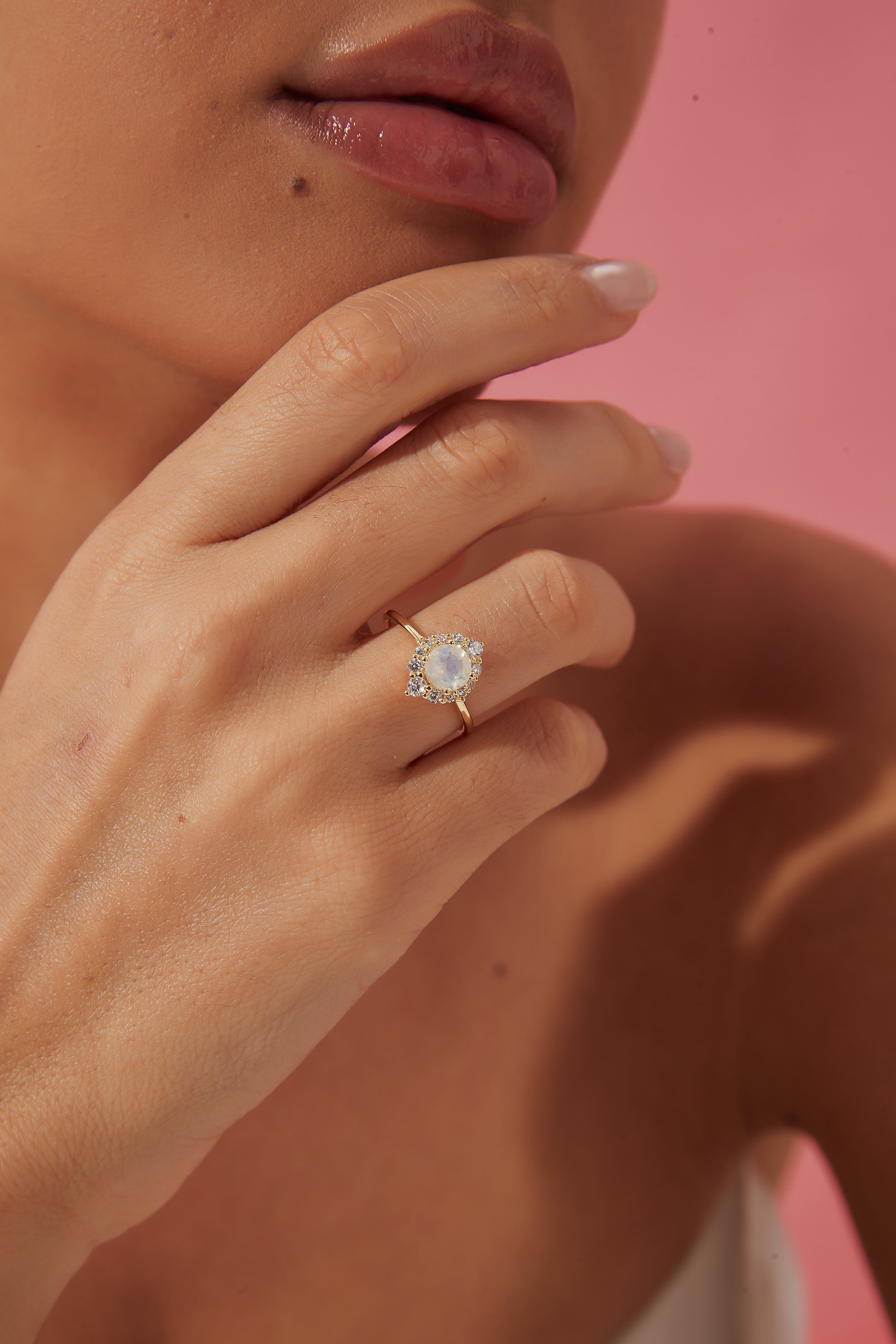 【Auraluna】Unique Handmade Natural Blue Moonstone Engagement Ring 0.8ct Round Shape