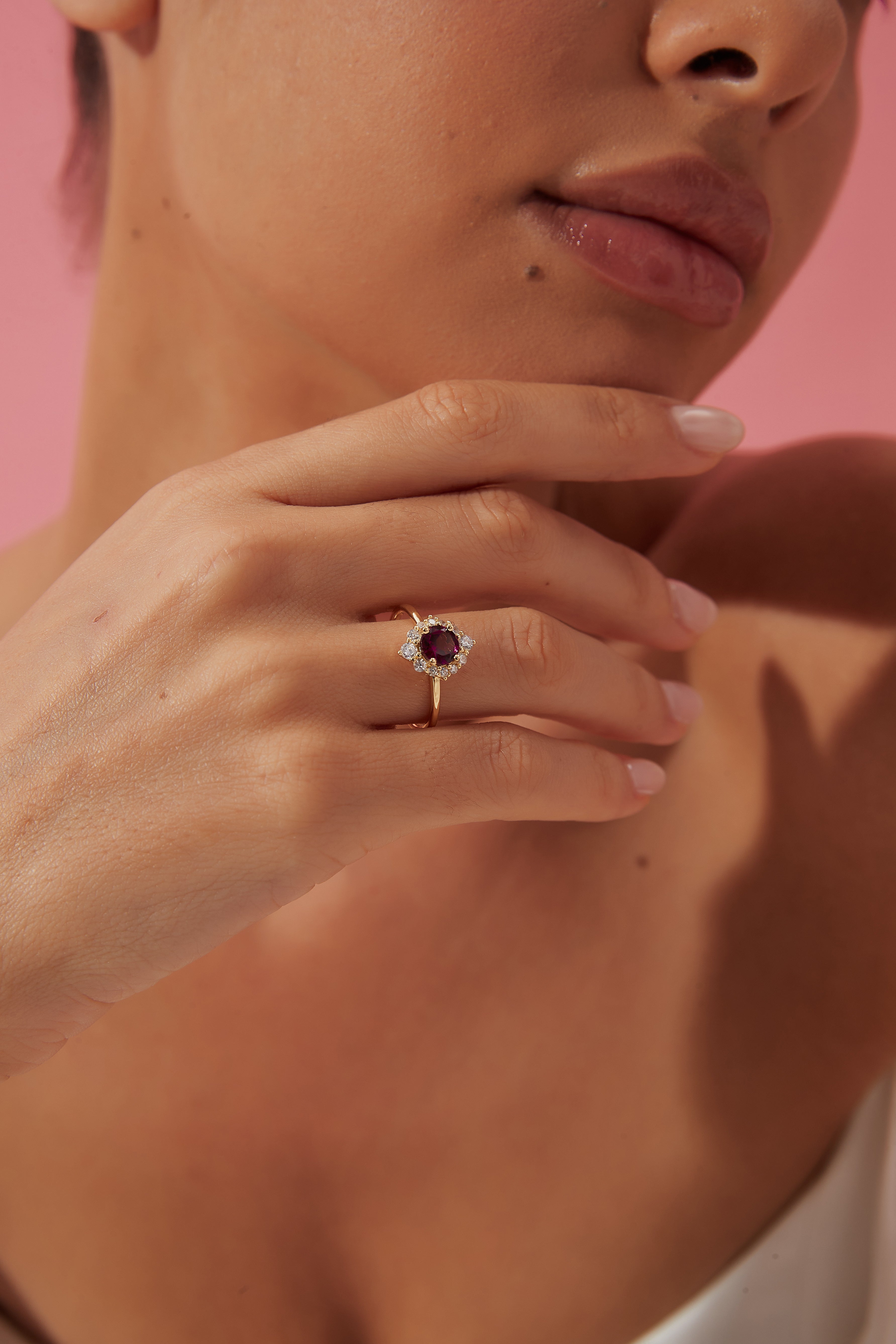 【Cerise】Handmade Natural Rhodolite Garnet Engagement Ring 0.8ct Round Shape
